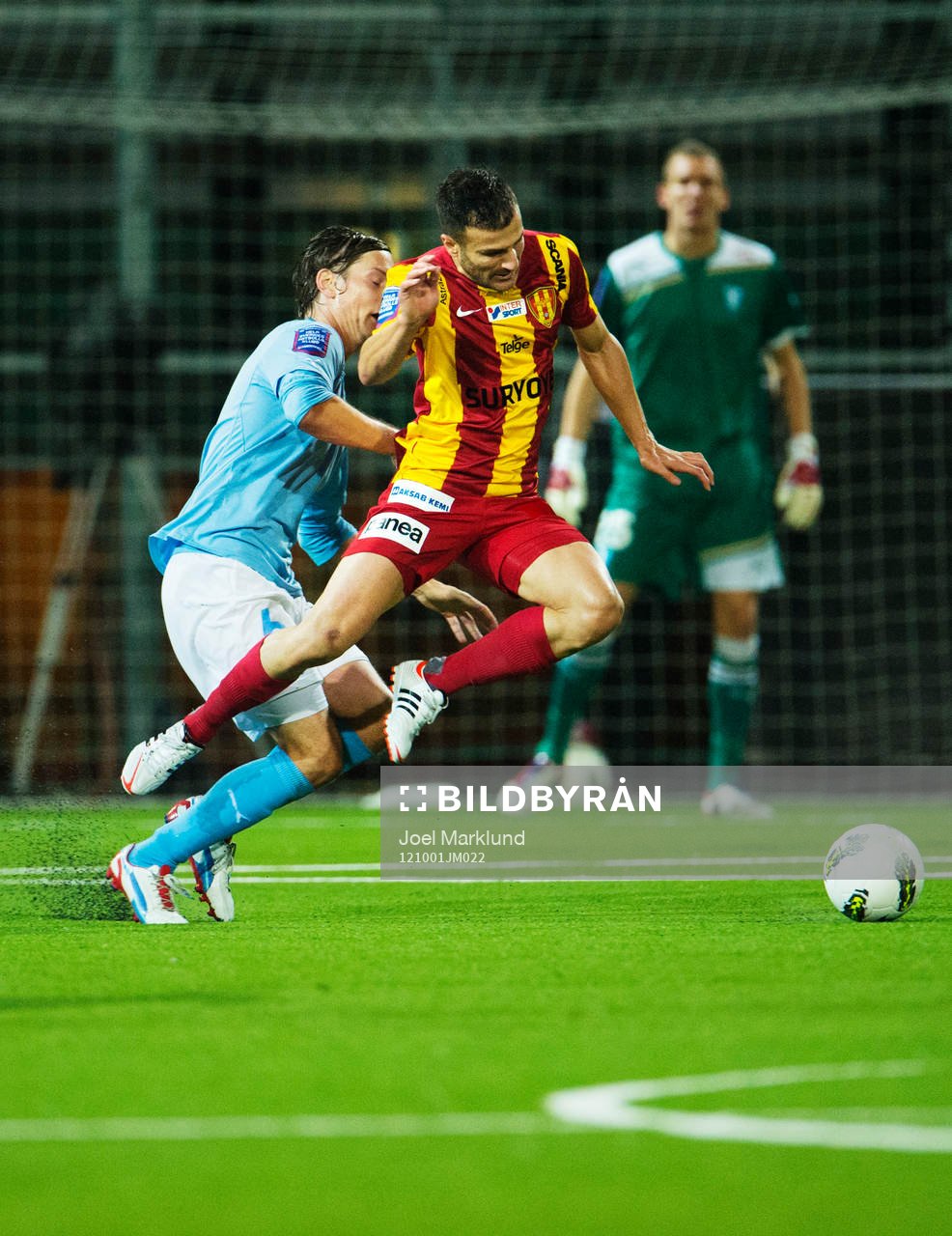 Markus Halsti, Malmö FF, stoppar Sharbel Touma, Syrianska