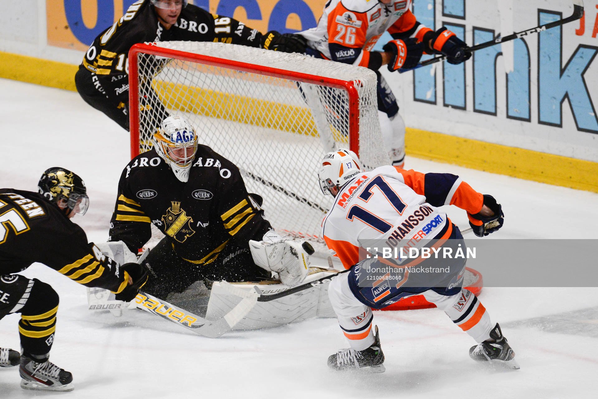 Niklas Lundström, målvakt, AIK och Alexander Johansson,