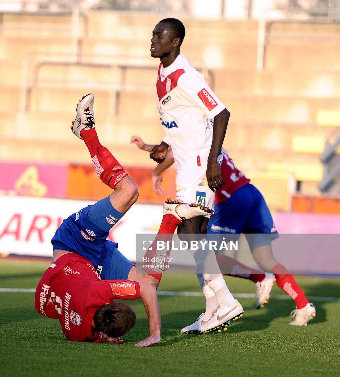 Mohammed Mbye, Assyriska och Andreas Wihlborg, Öster