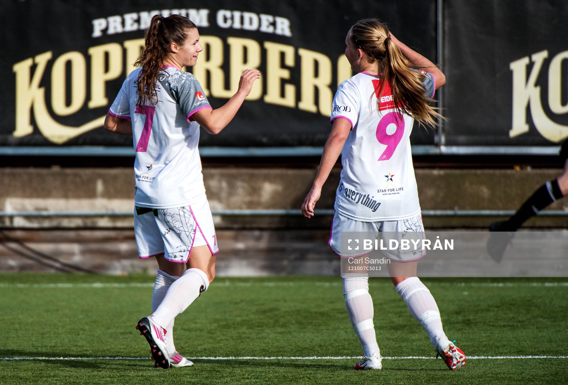 Fotboll, Dam, Damallsvenskan, Kopparbergs Göteborg - LDB Malmö: Ramona Bachmann, LDB Malmö, jublar efter att ha gjort 0-1.