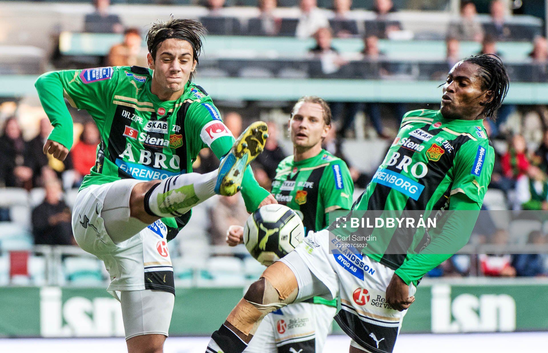 Mirza Mujcic, GAIS, rensar undan bollen ett trängt läge