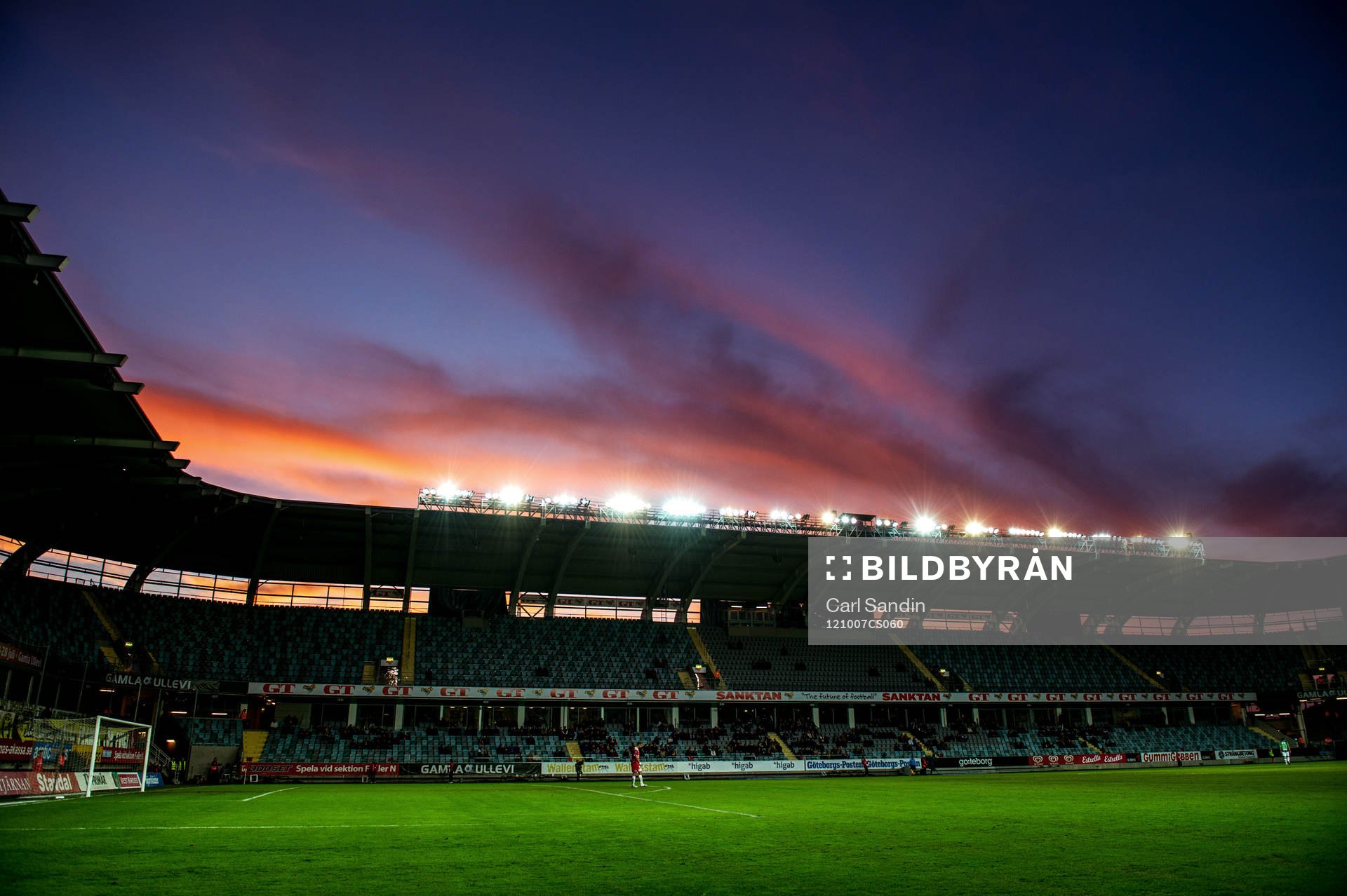 Gamla Ullevi med en vacker kvällshimmel