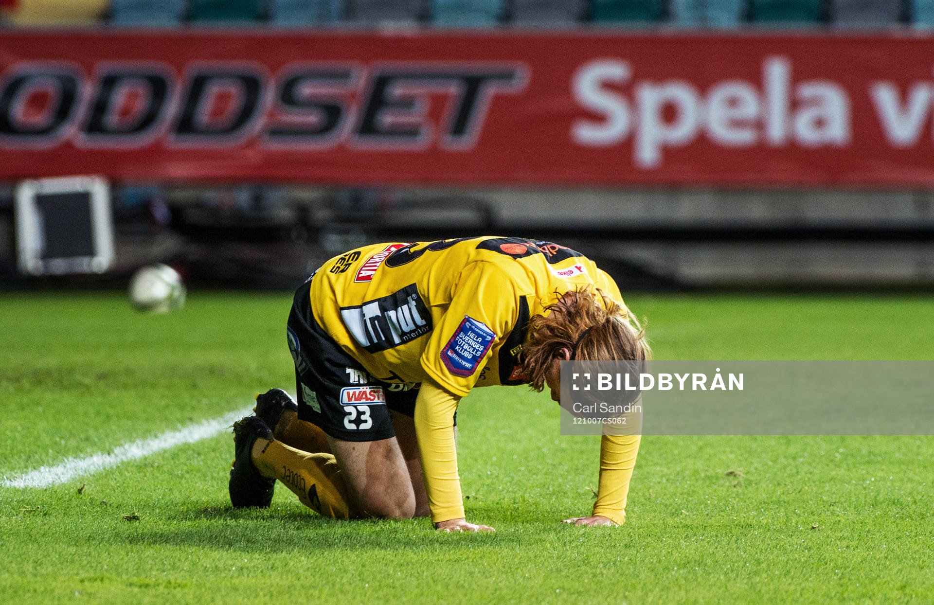 Niklas Hult, Elfsborg ligger på gräset och deppar