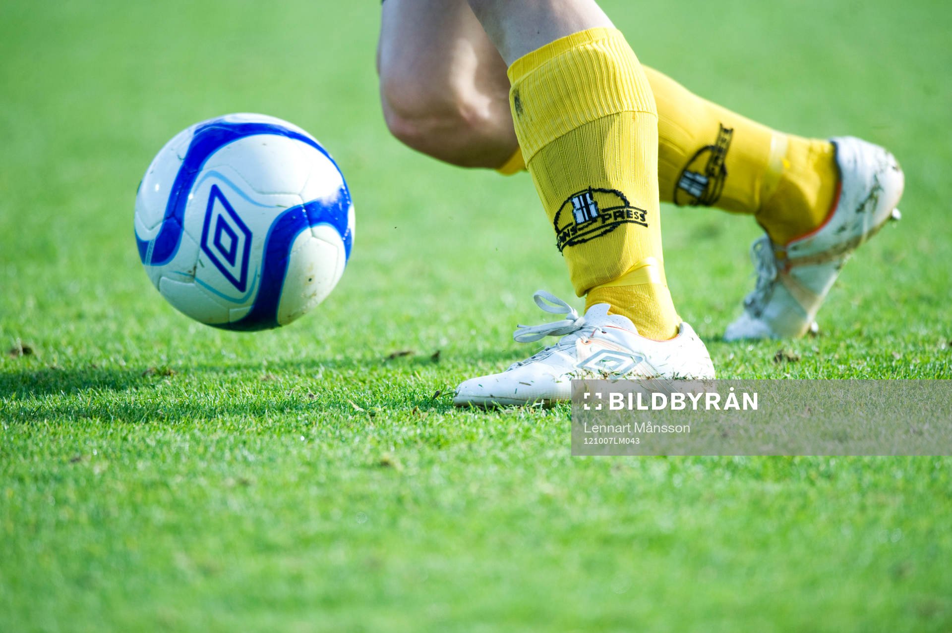 Fot, boll, fotboll, gräsmatta, fotbollsskor