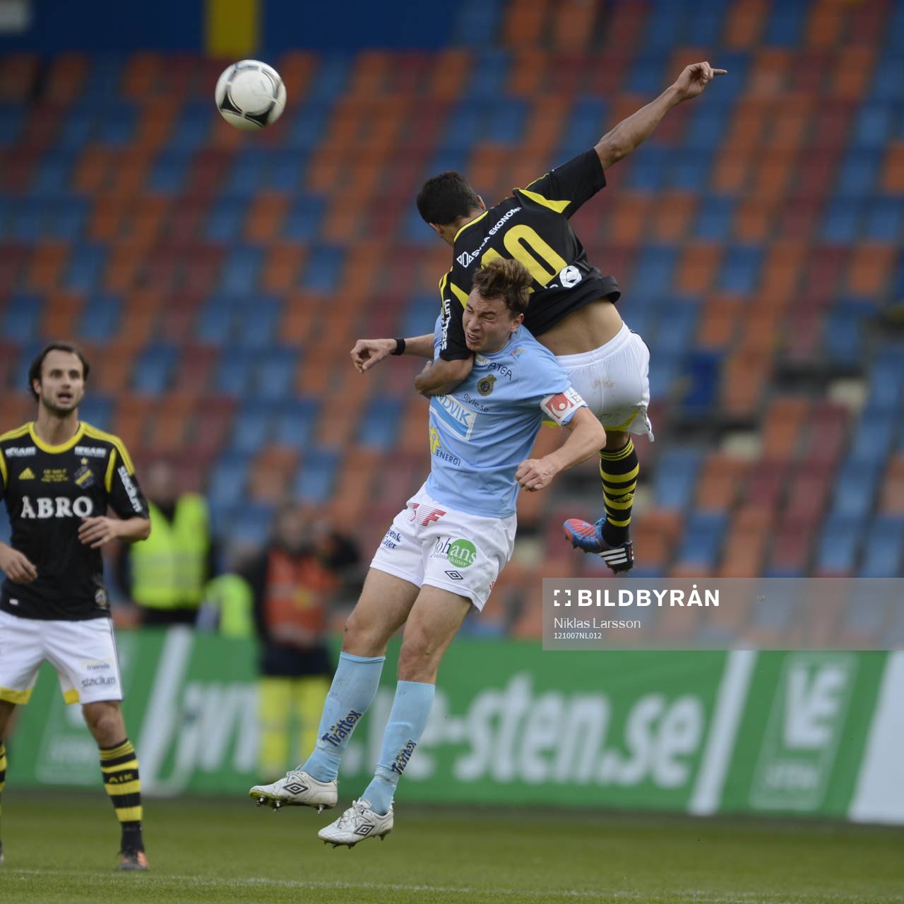 Celso Borges, AIK vinner en höjdduell