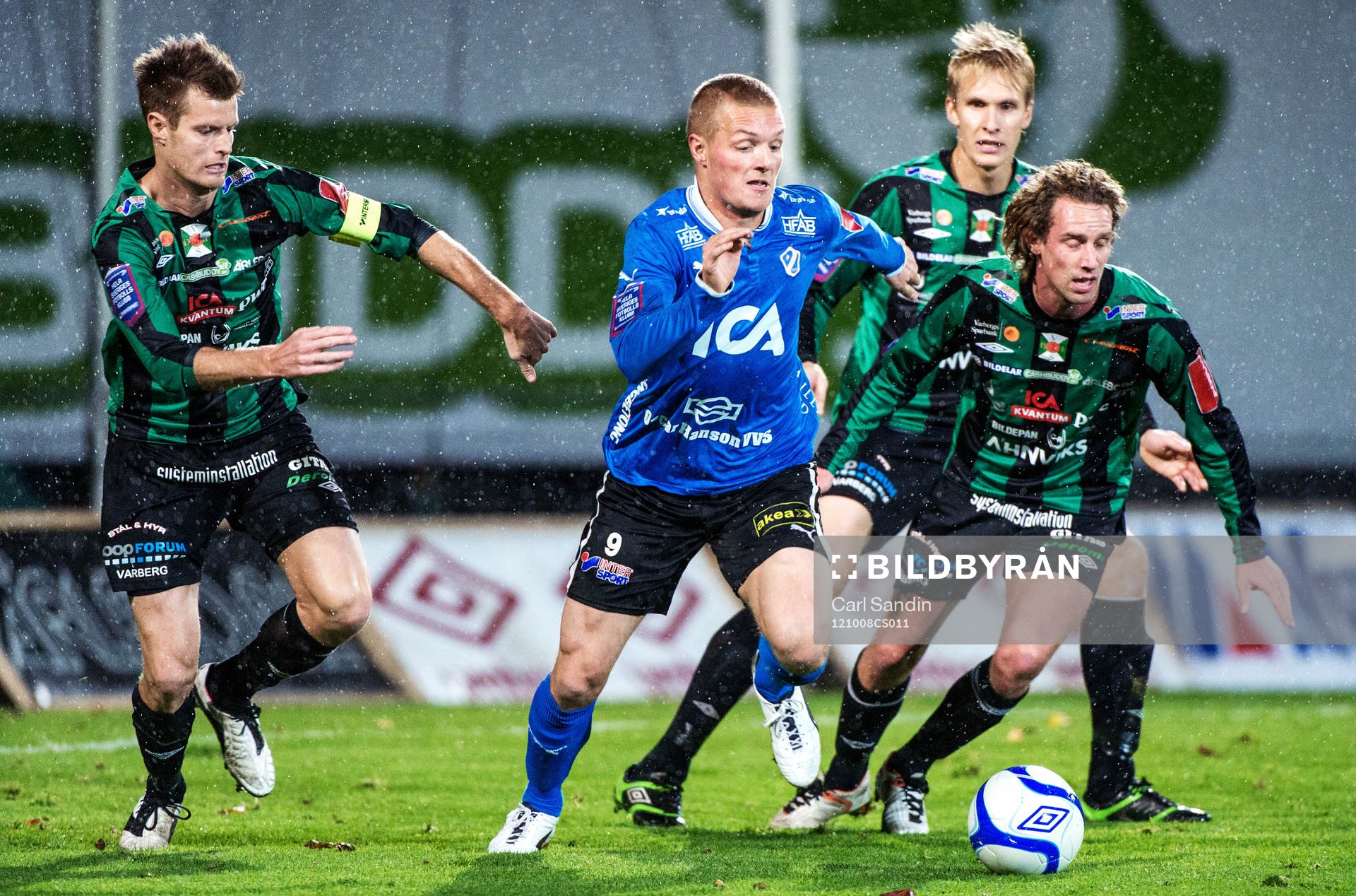 Gudjón Baldvinsson, Halmstad, jagas av Fredrik Björk och
