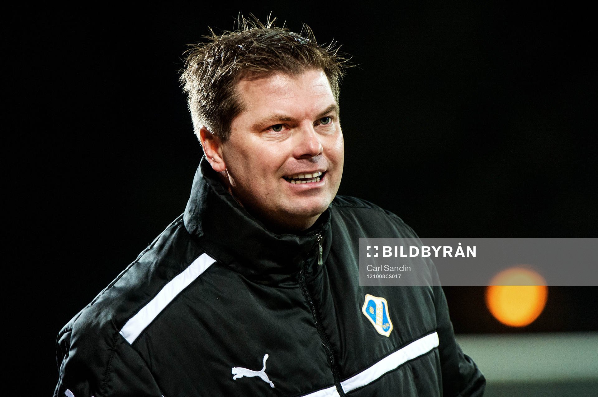 Jens Gustafsson, tränare Halmstad, ser sammanbiten ut