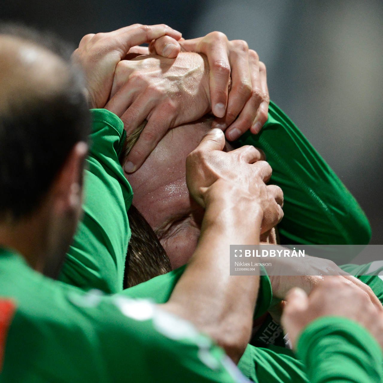 Mattias Adelstam, Hammarby gratuleras