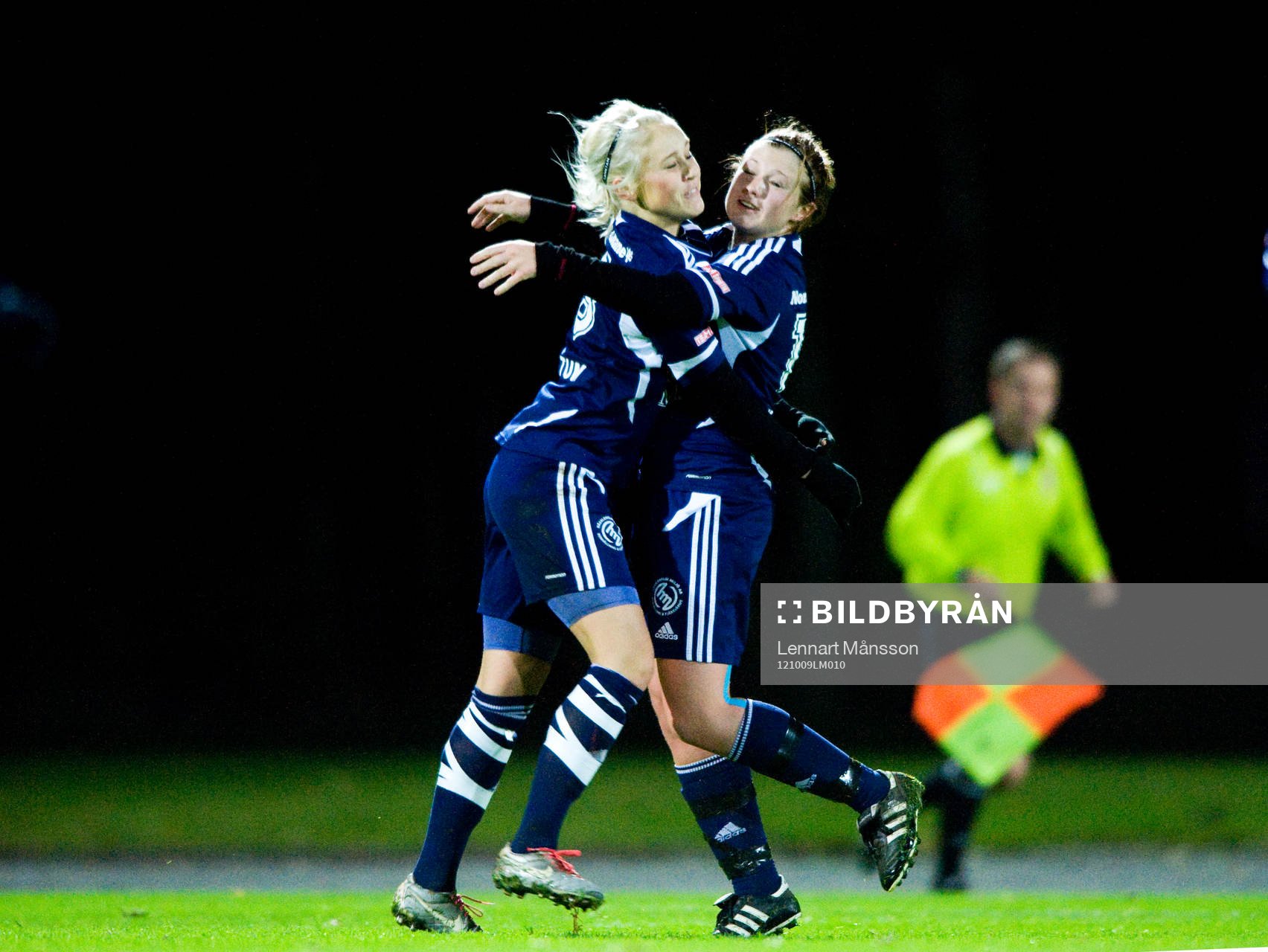 2-0 Olivia Johansson och Julia Lennartsson, Hessleholm,