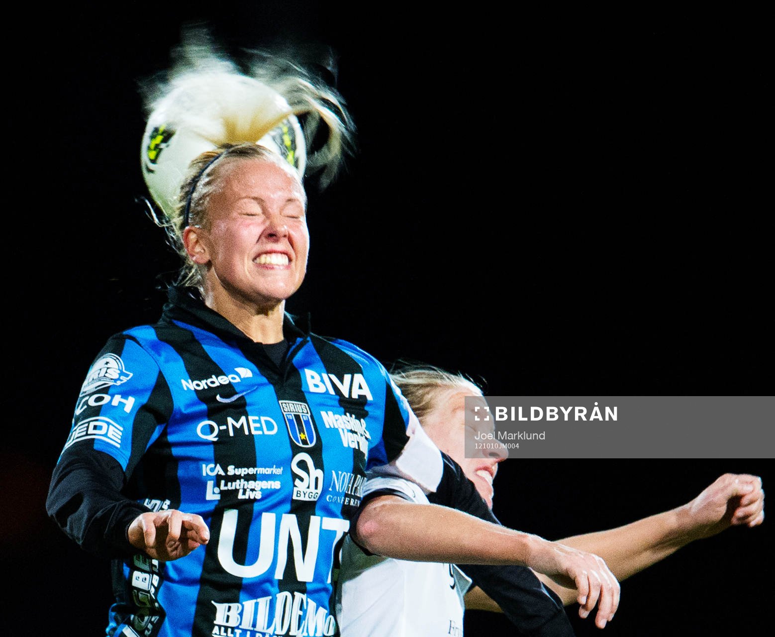 Mikaela Björklund, Sirius, i en nickduell med Frida