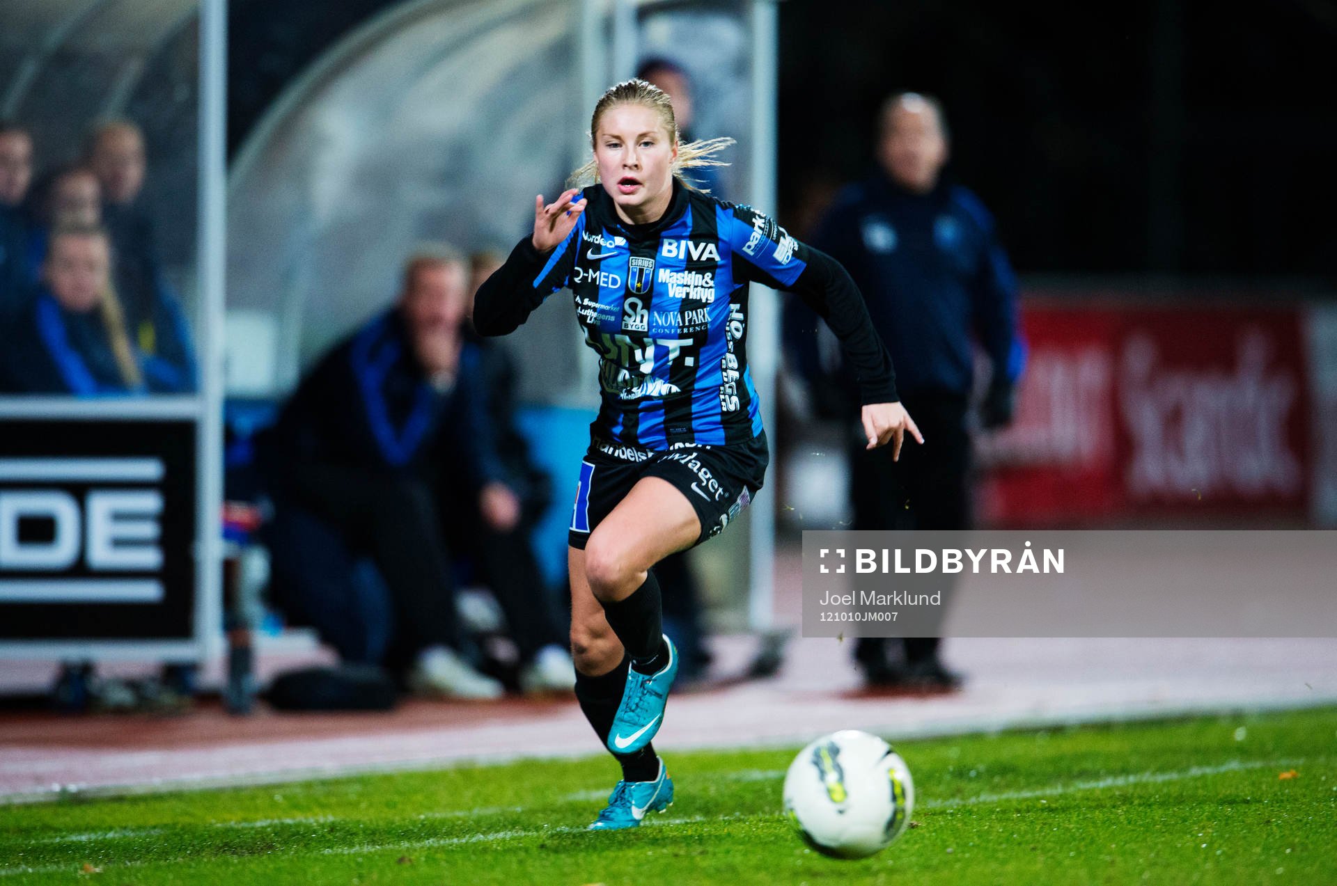 Fanny Andersson, Sirius, jagar bollen