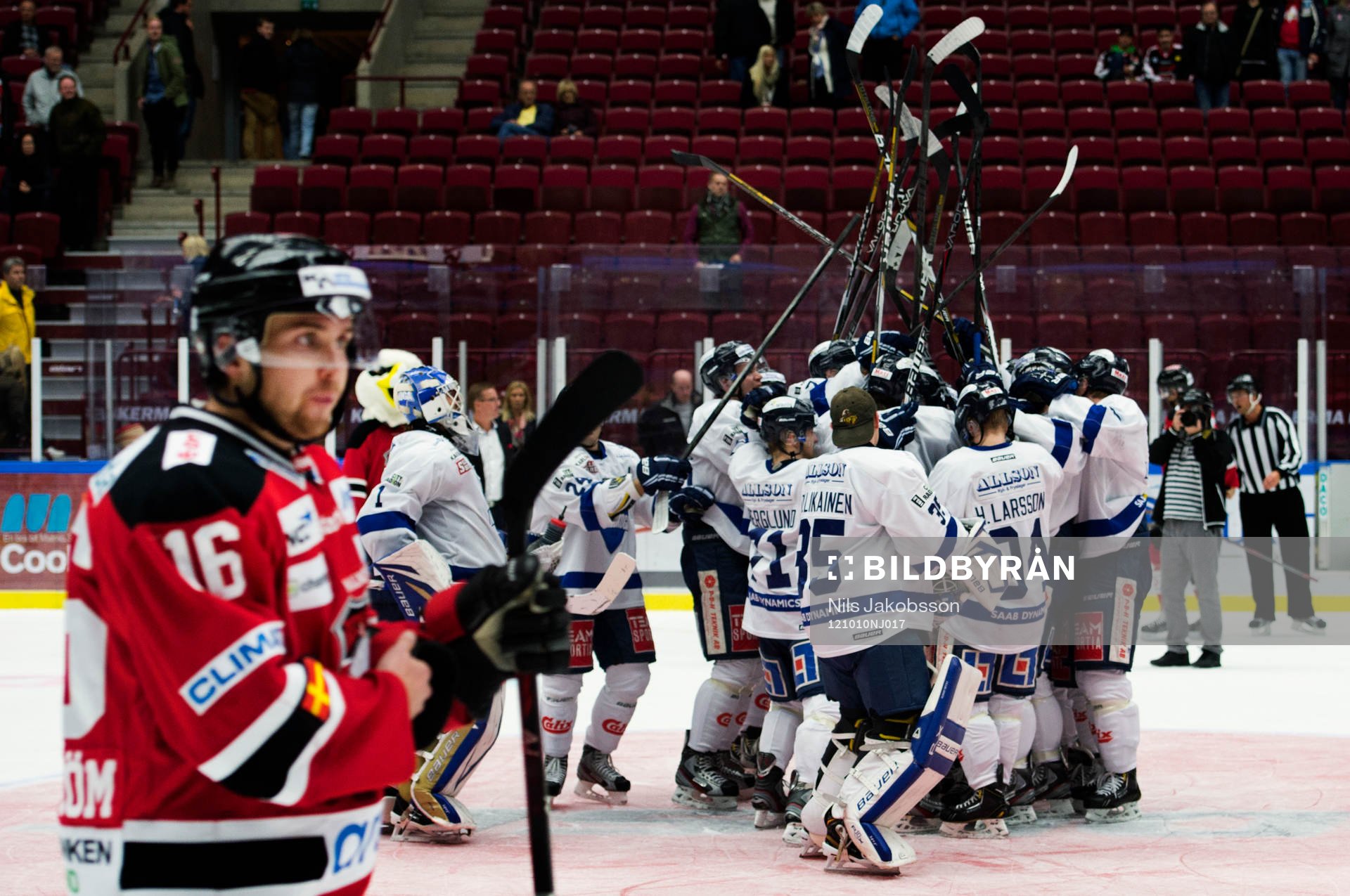 Magnus Häggström, Malmö Redhawks, deppar när Bofors