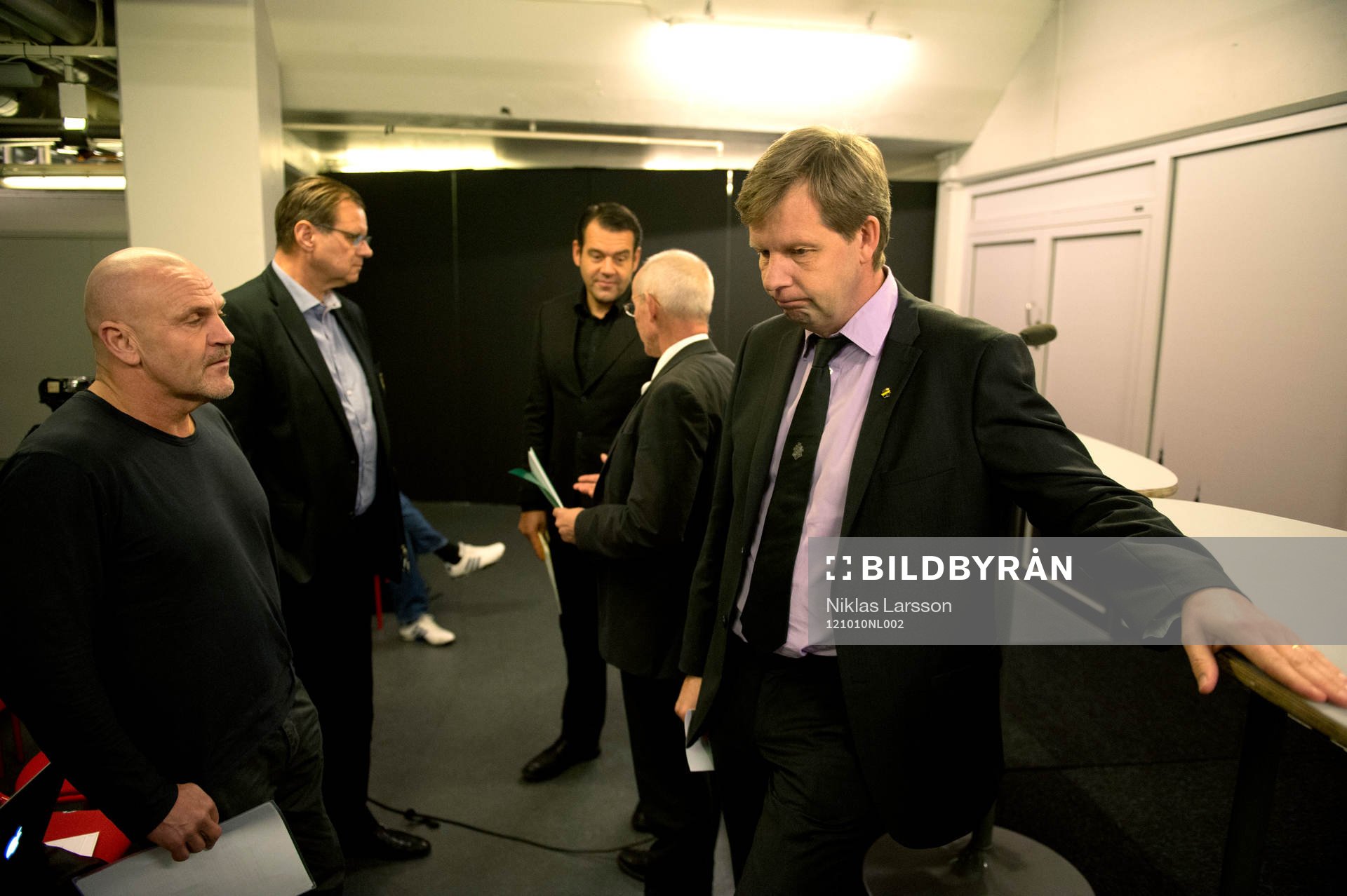 Presskonferens om fakturering av idrottsaktiebolag med