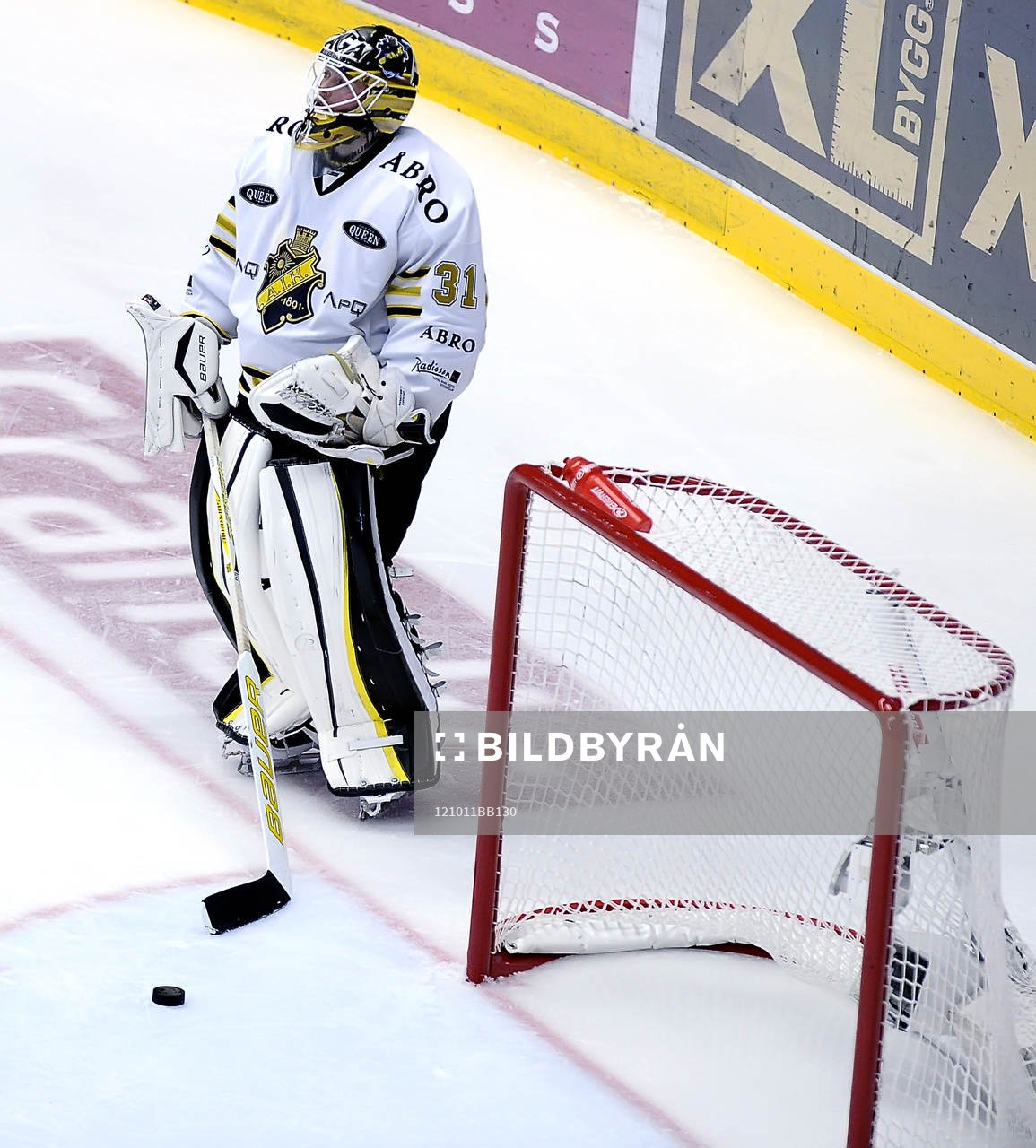 Daniel Larsson, målvakt AIK har just släppt in 2-0 målet