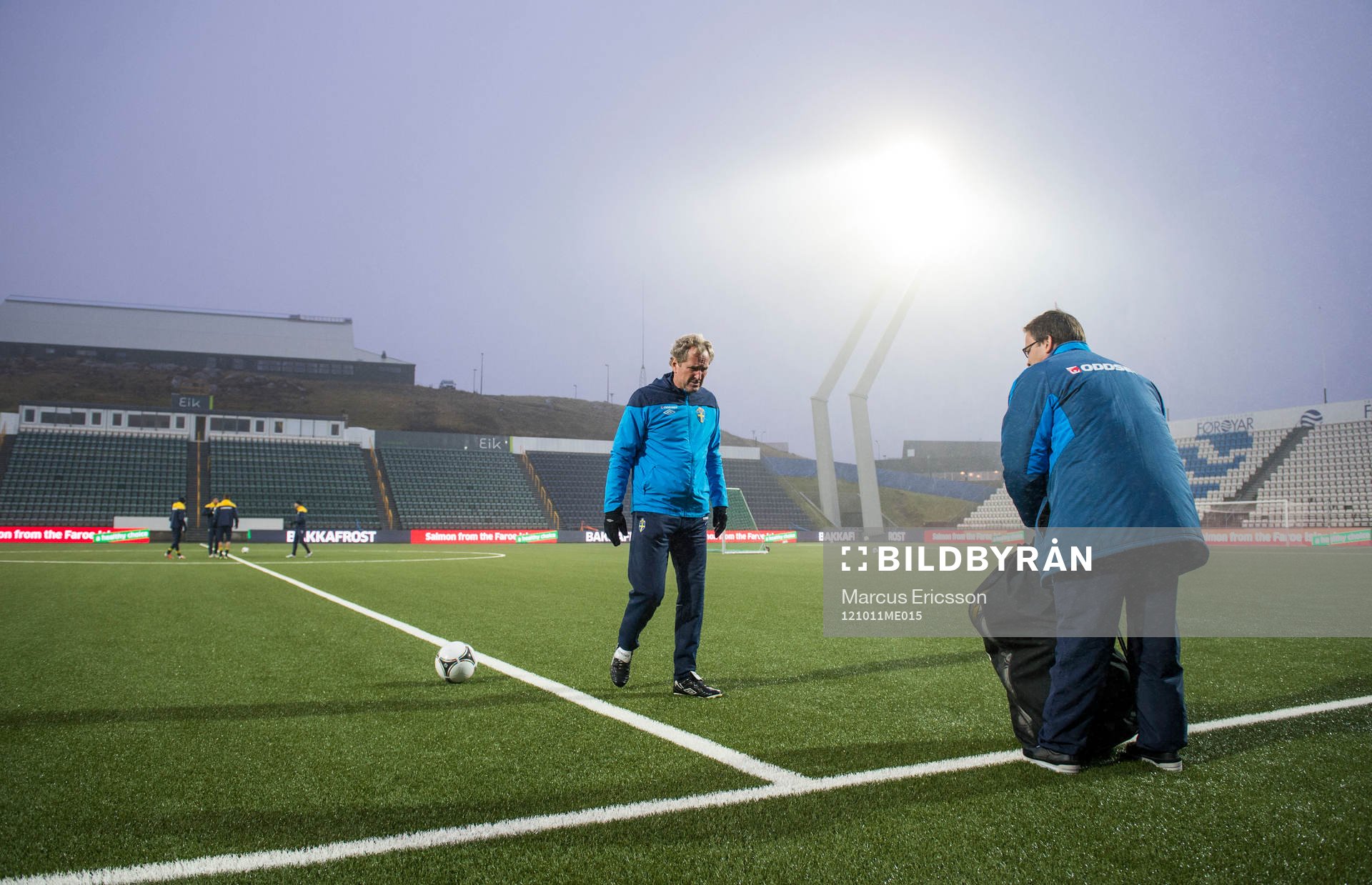 Sverige tränare på Tórsvöllur Stadion. Erik Hamrén,
