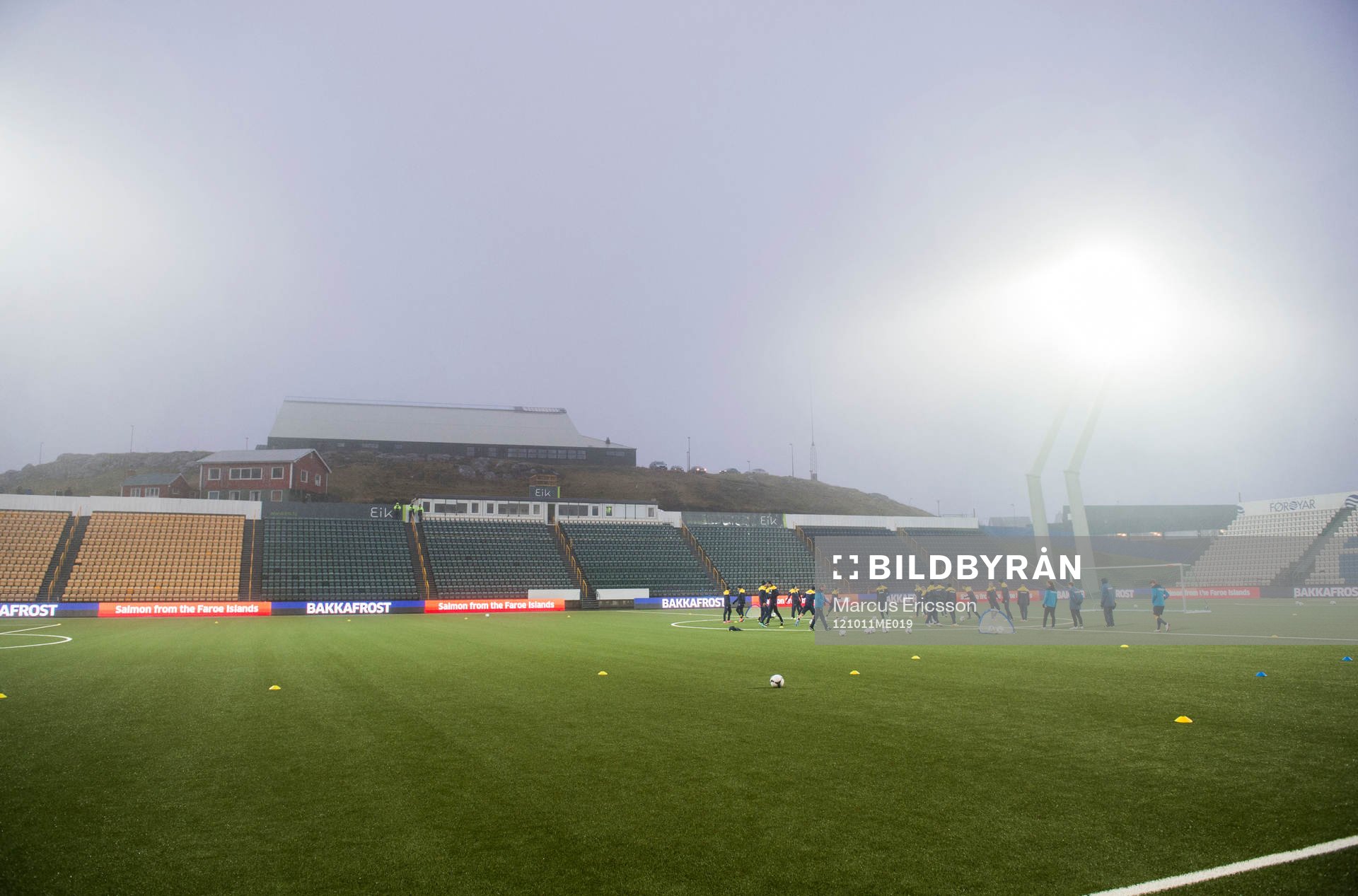 Sverige tränar på Tórsvöllur Stadion