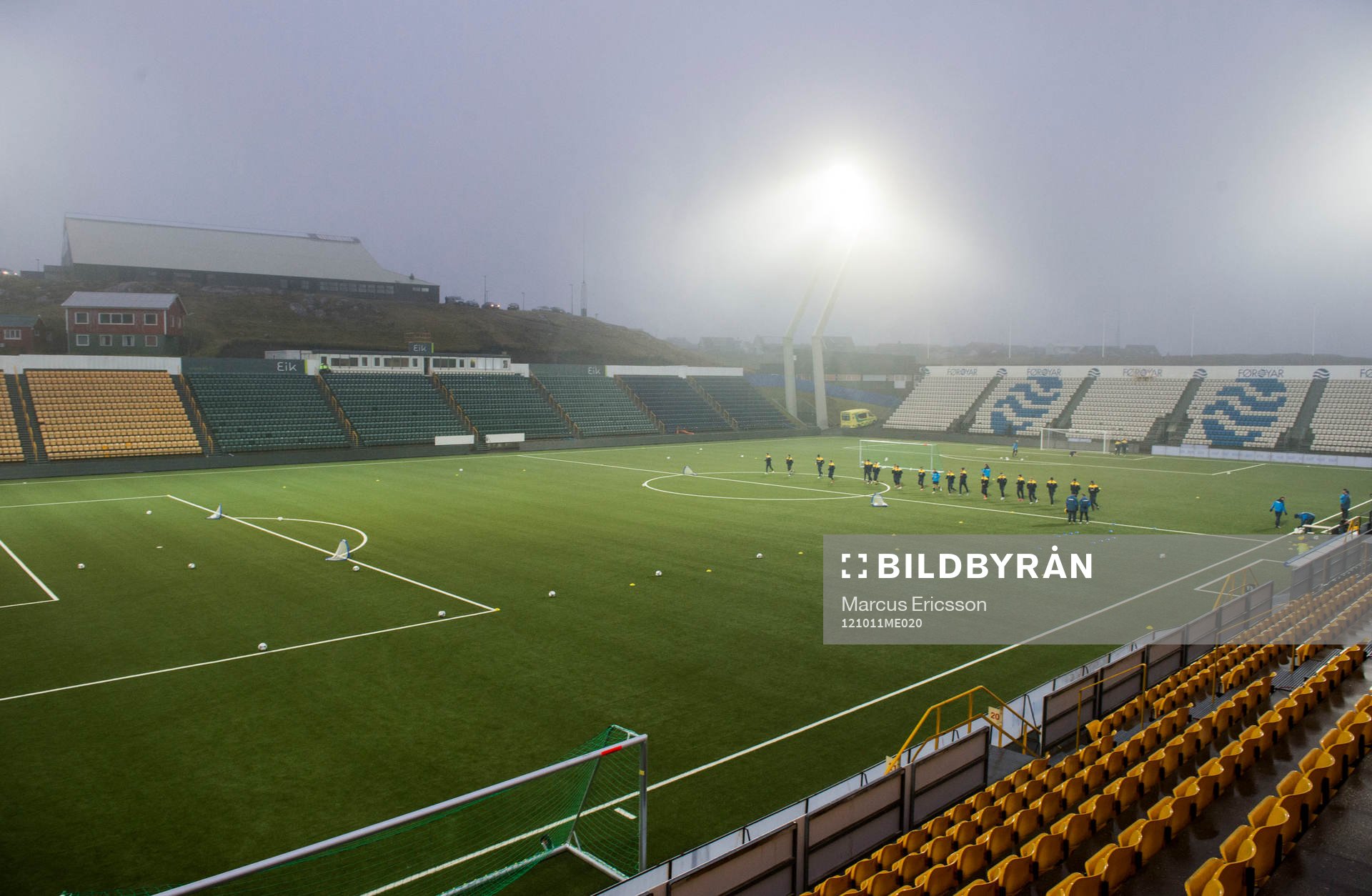 Sverige tränar på Tórsvöllur Stadion