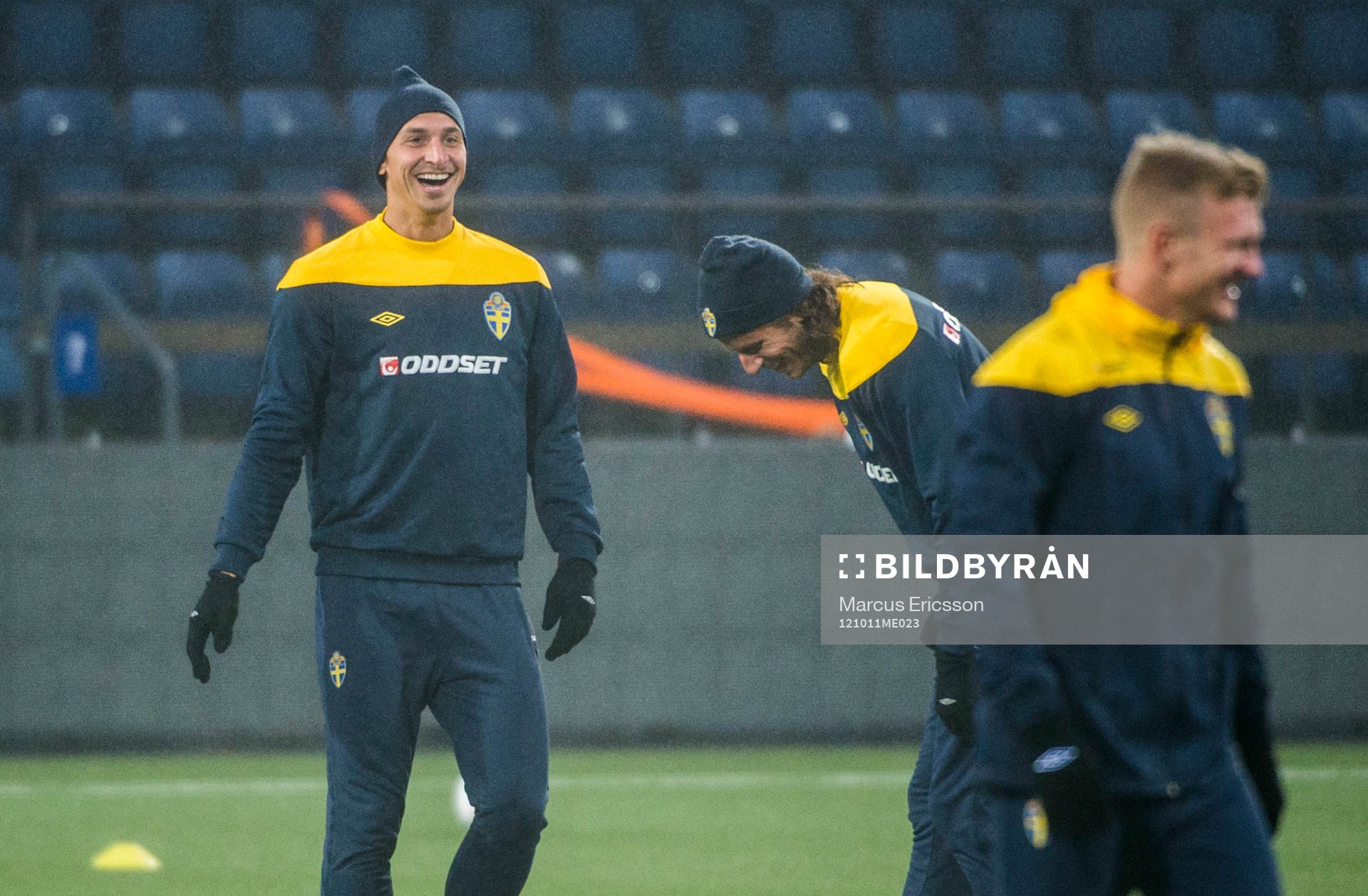 Sverige tränar på Tórsvöllur Stadion. Zlatan