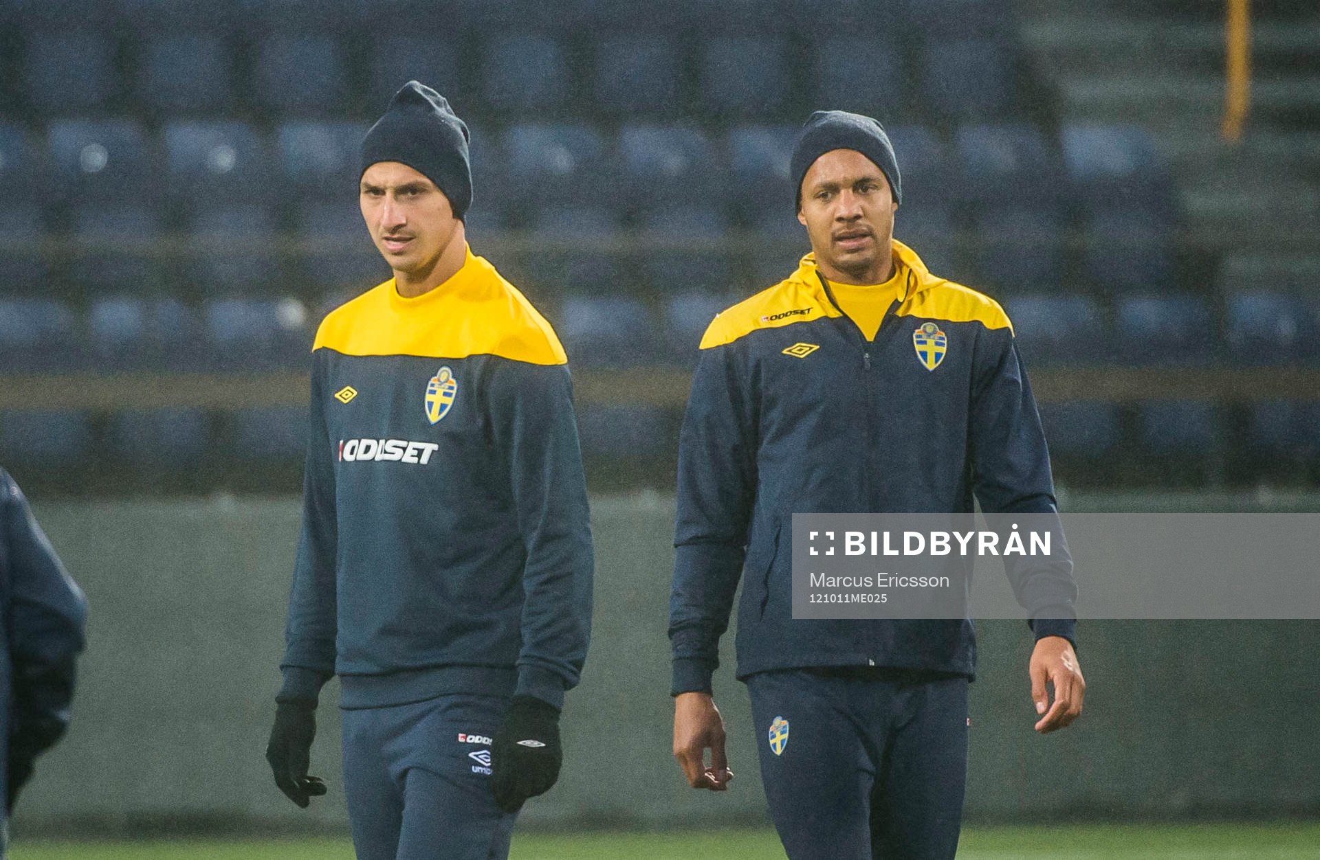 Sverige tränar på Tórsvöllur Stadion. Zlatan