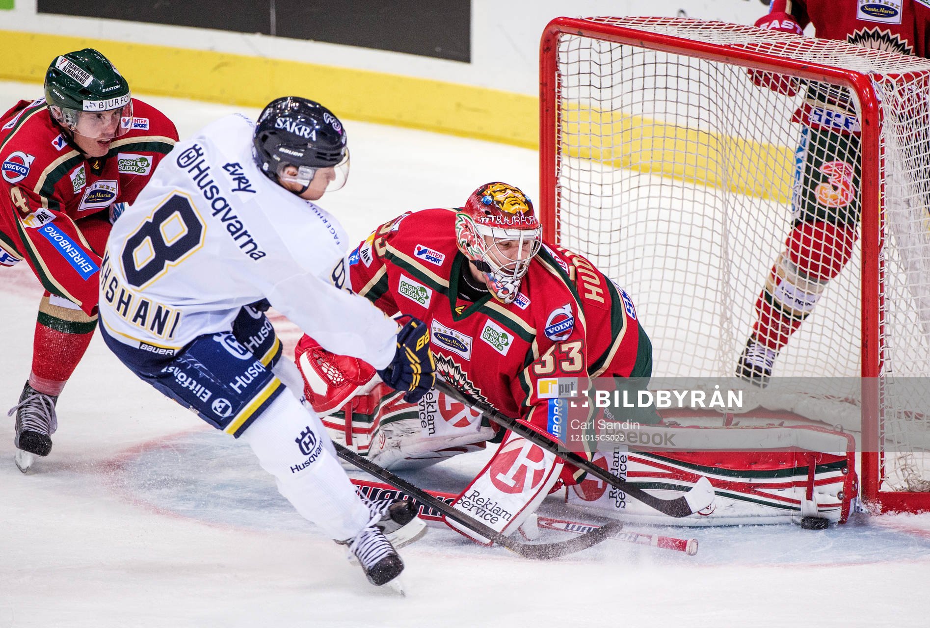 Rhett Rakhshani, HV71, är nära att göra mål bakom