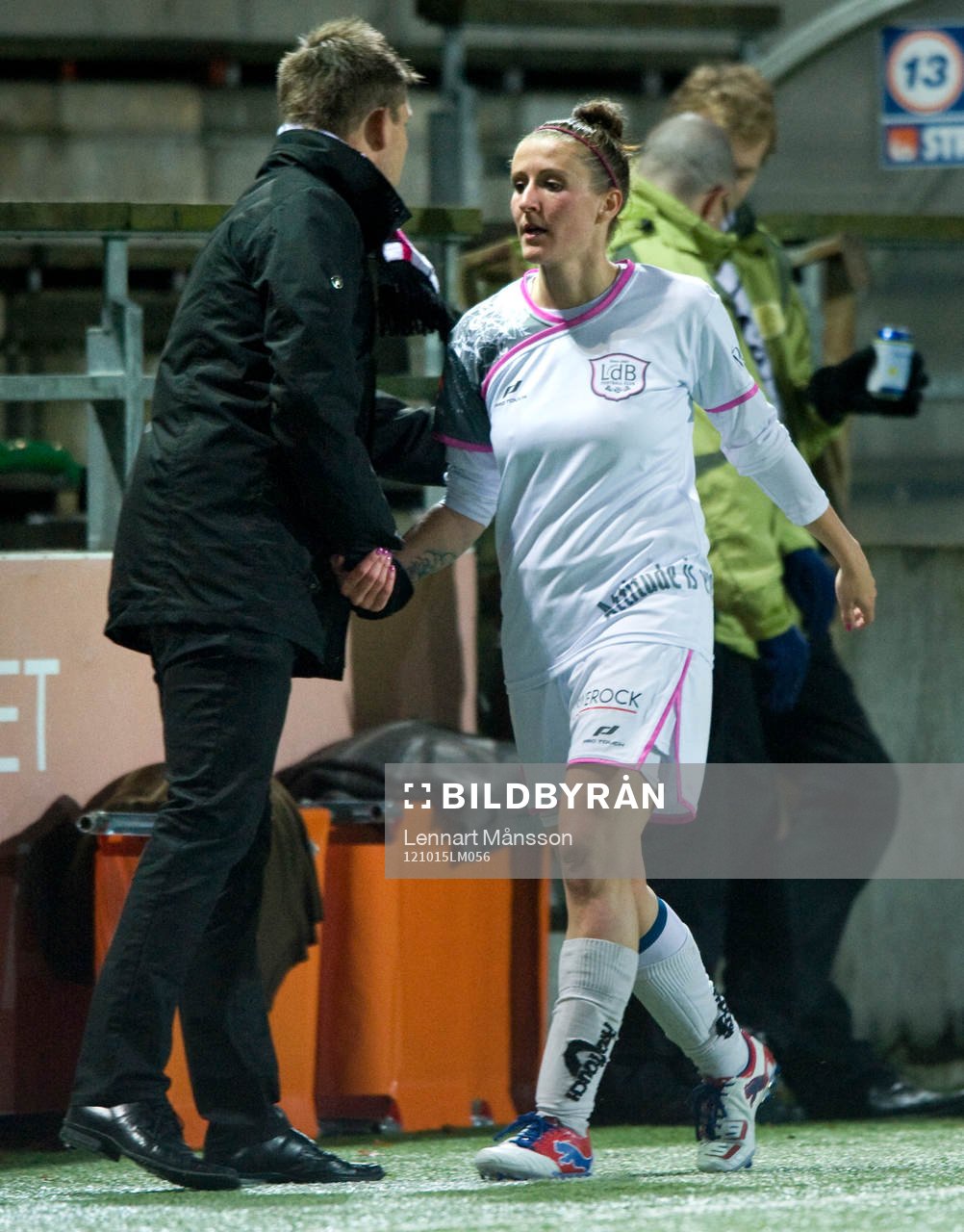 Byte, Anja Mittag, Malmö, tackas av tränaren Peter Moberg