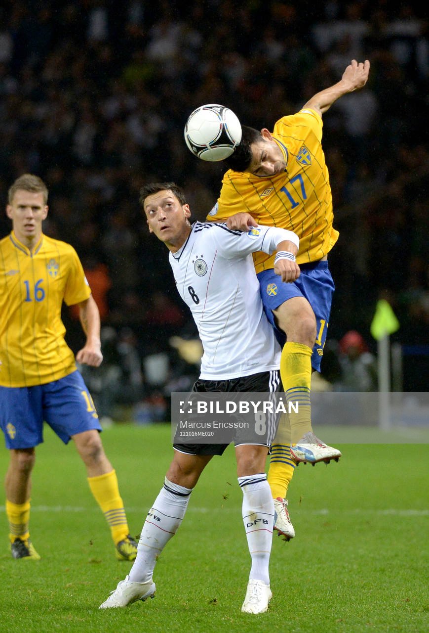 Mesut OEZIL, Tyskland och Berang Safari, Sverige