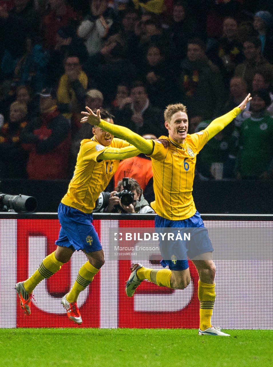 Rasmus Elm jublar