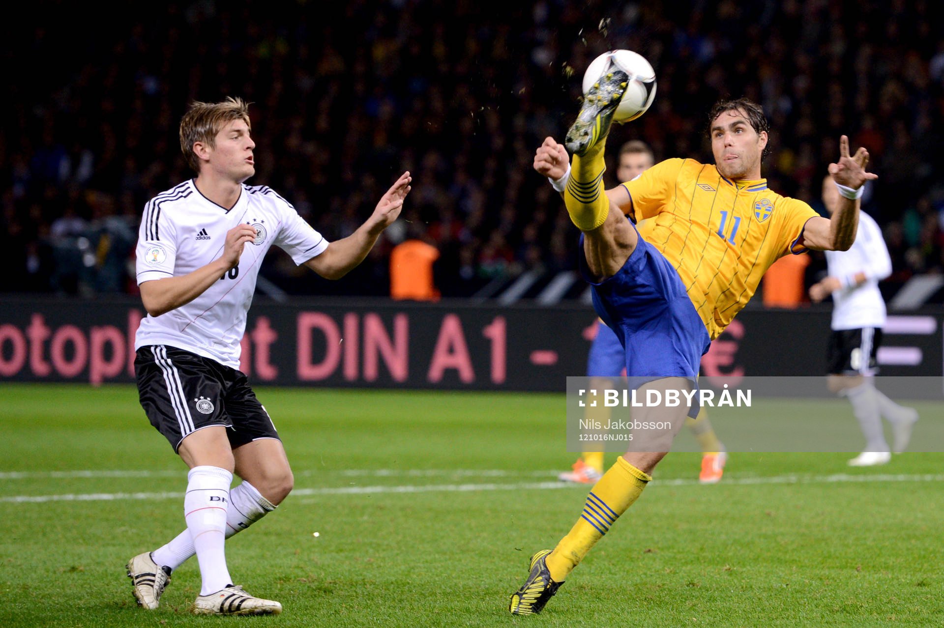 Johan Elmander, Sverige och Toni KROOS, Tyskland