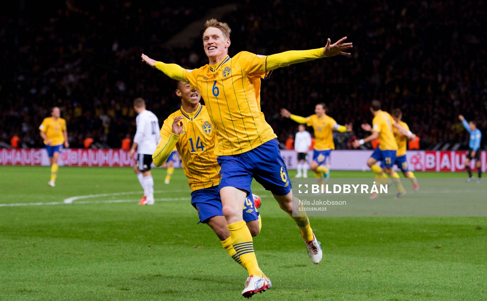 Tobias Sana, Rasmus Elm, Sverige jublar