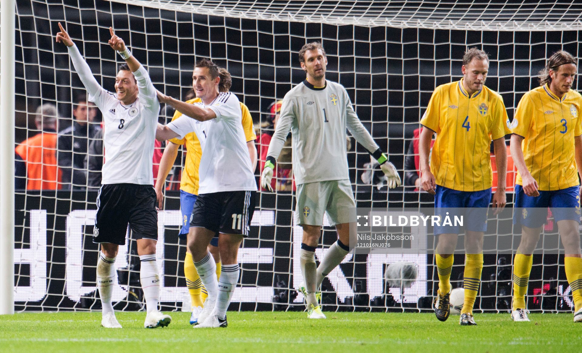 Mesut Özil, Tyskland jublar