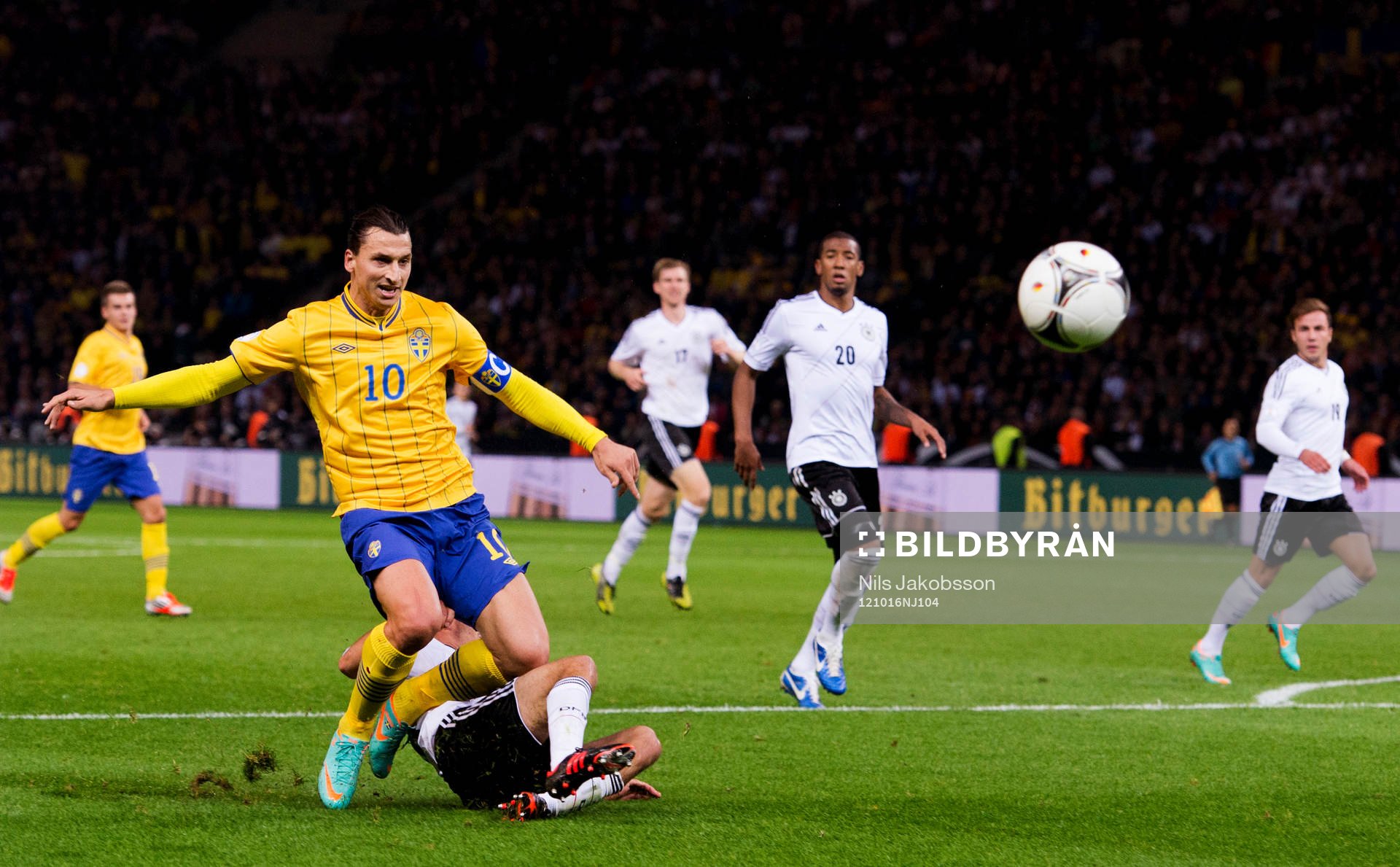 Zlatan Ibrahimovic, Sverige åker på en kapning