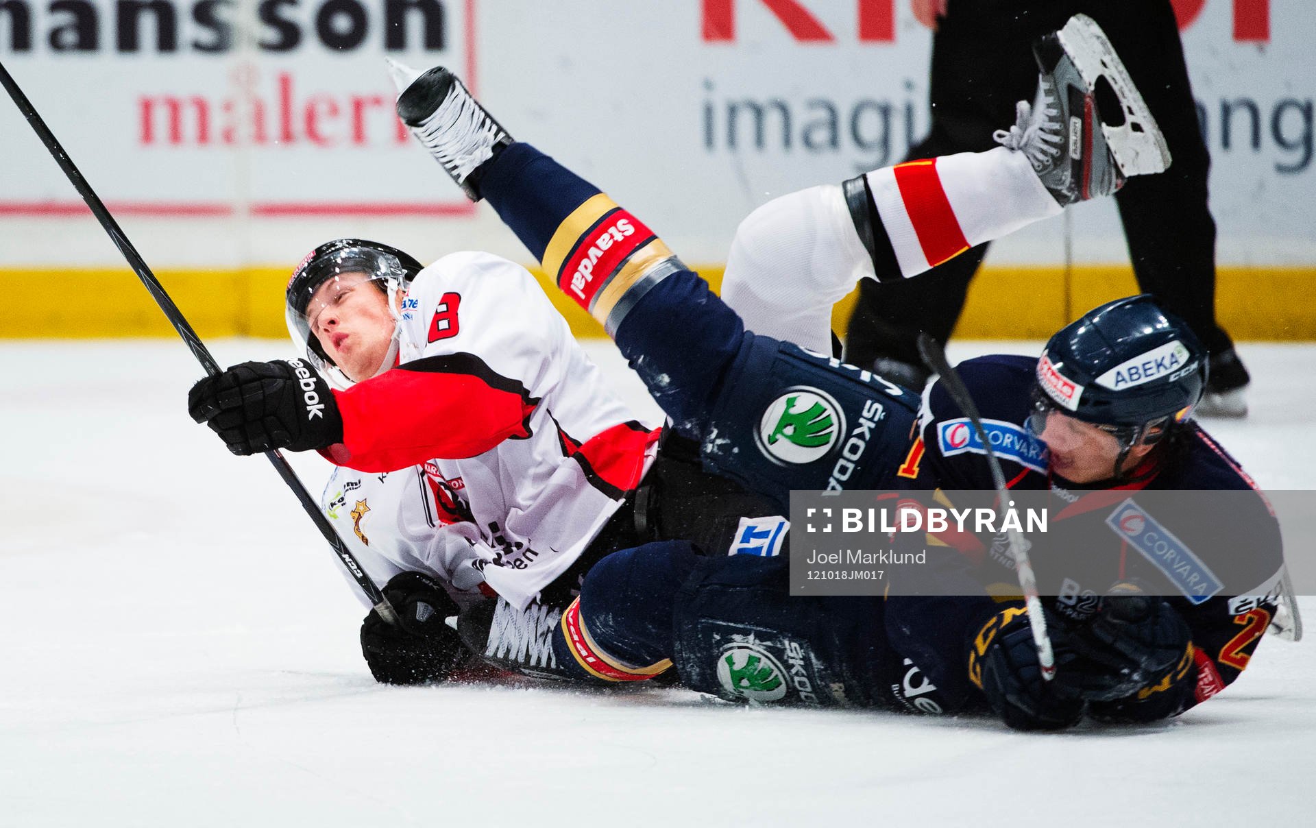 Emil Larsson, Karlskrona, faller