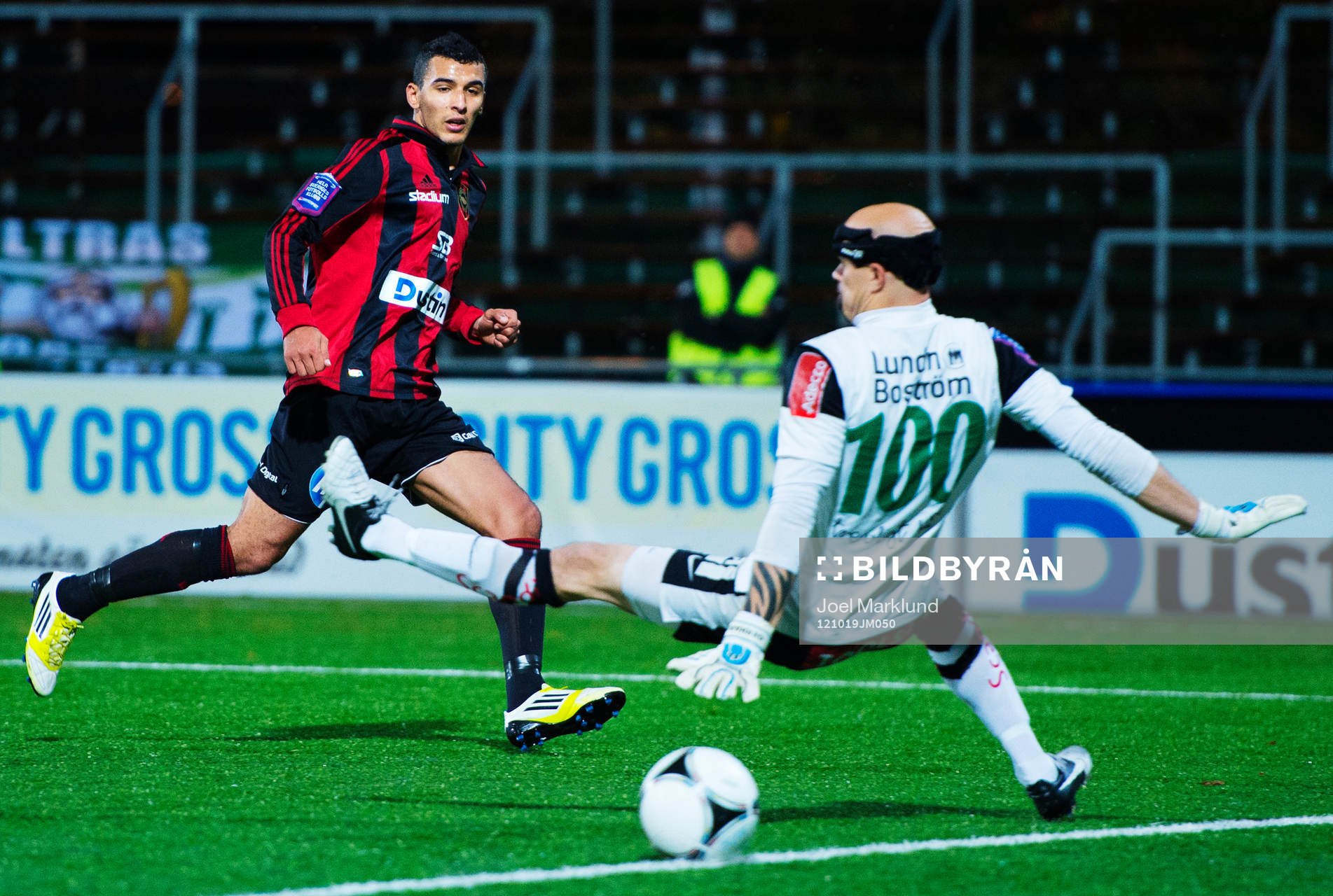 Nabil Bahoui, Brommapojkarna, skjuter in 3-1 bakom Gerhard