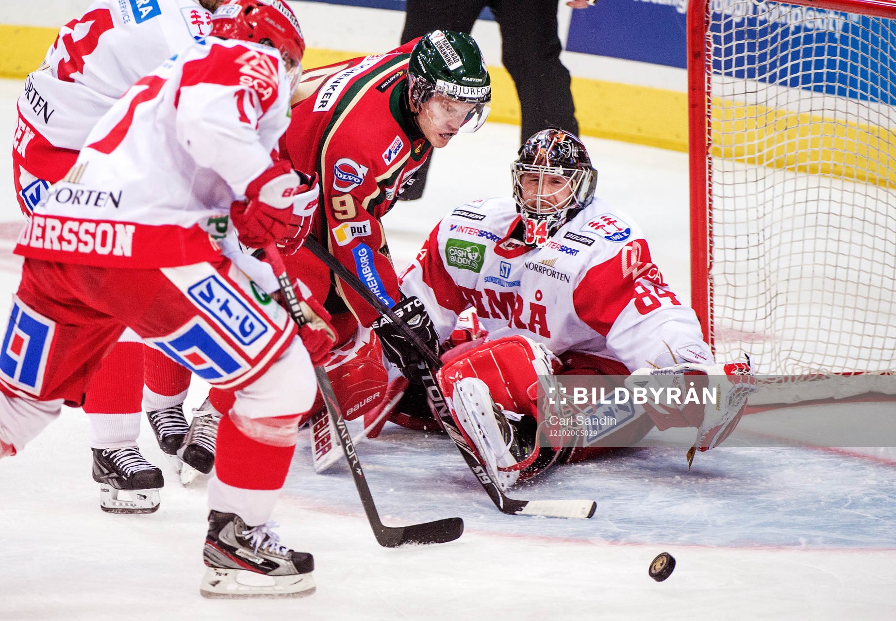 Magnus Kahnberg, Frölunda, är nära att gör mål men