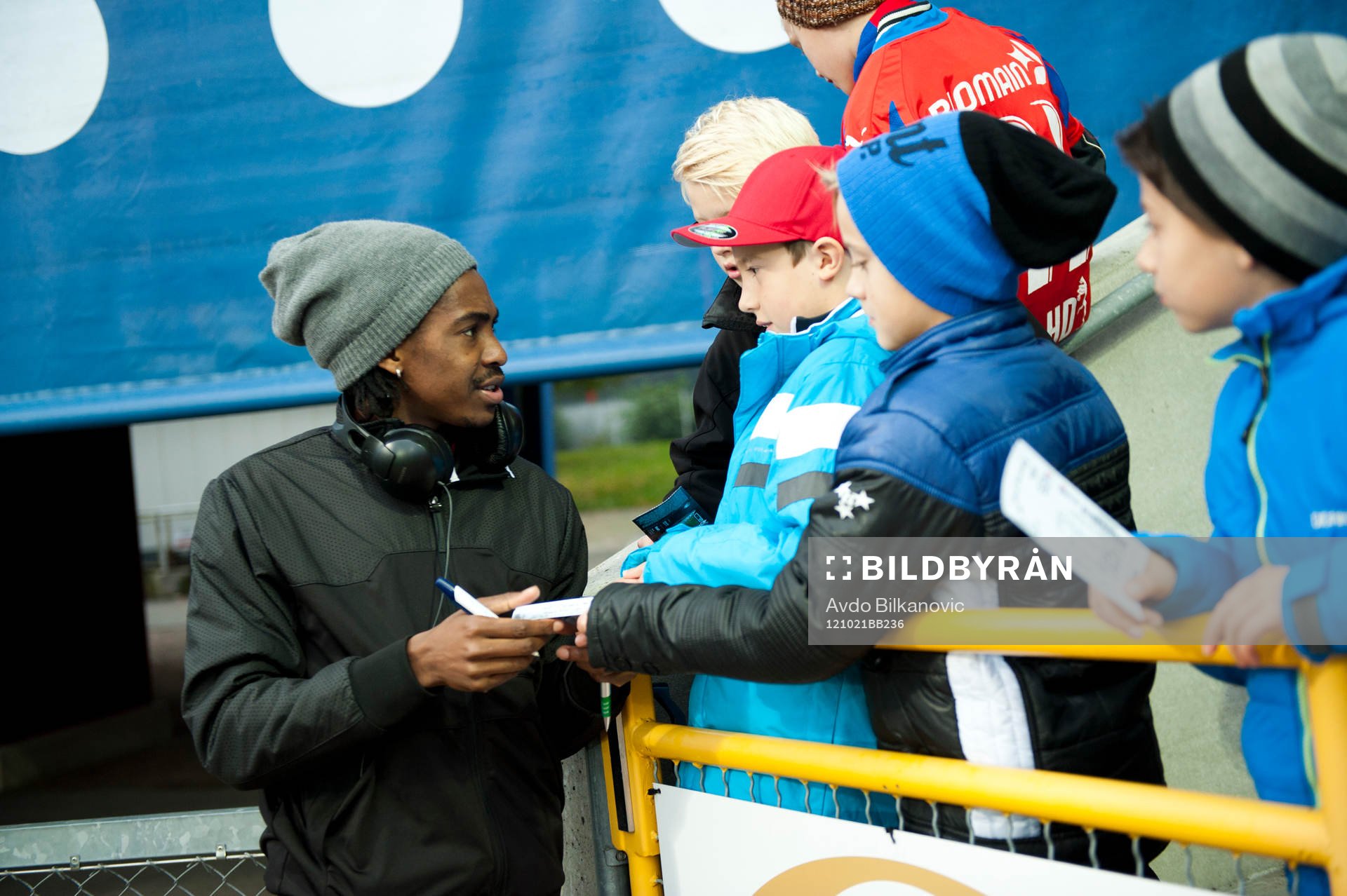 Fotboll, Allsvenskan, Helsingborg - Örebro: Bo Nilsson, tränare IFK Hässleholm, och Örebros nyförvär från IFK Hässleholm Ayanda Nkili
