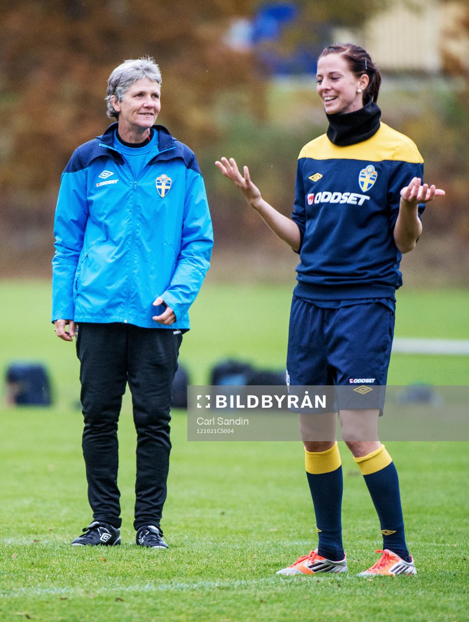 Pia Sundhage, förbundskapten Sverige, och Lotta Schelin,