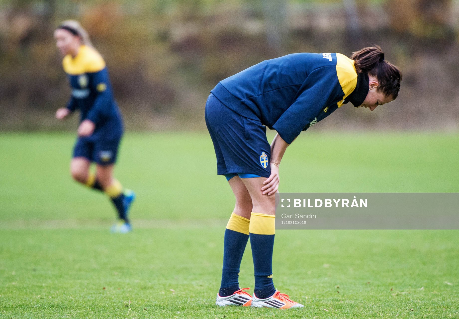 Lotta Schelin, Sverige, gjorde illa foten vid ett