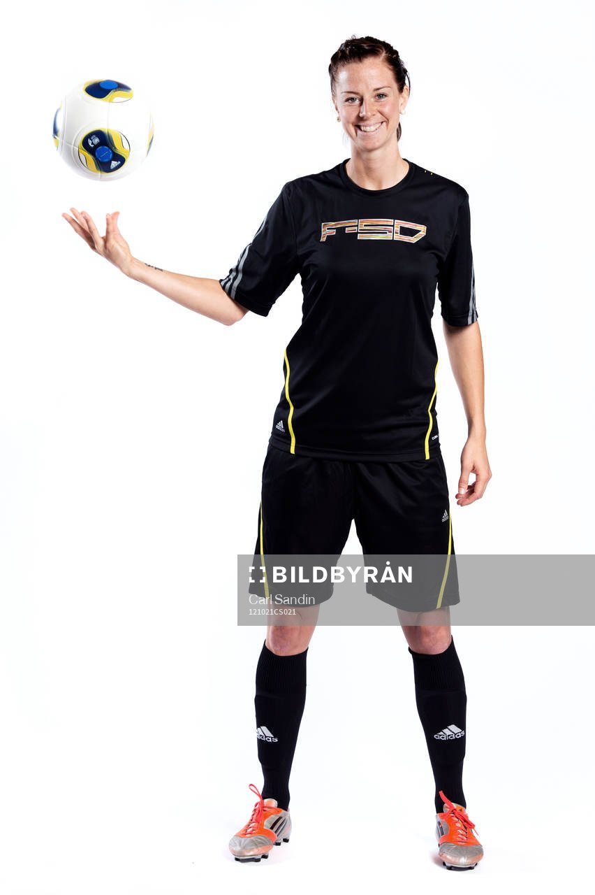Lotta Schelin, Sverige