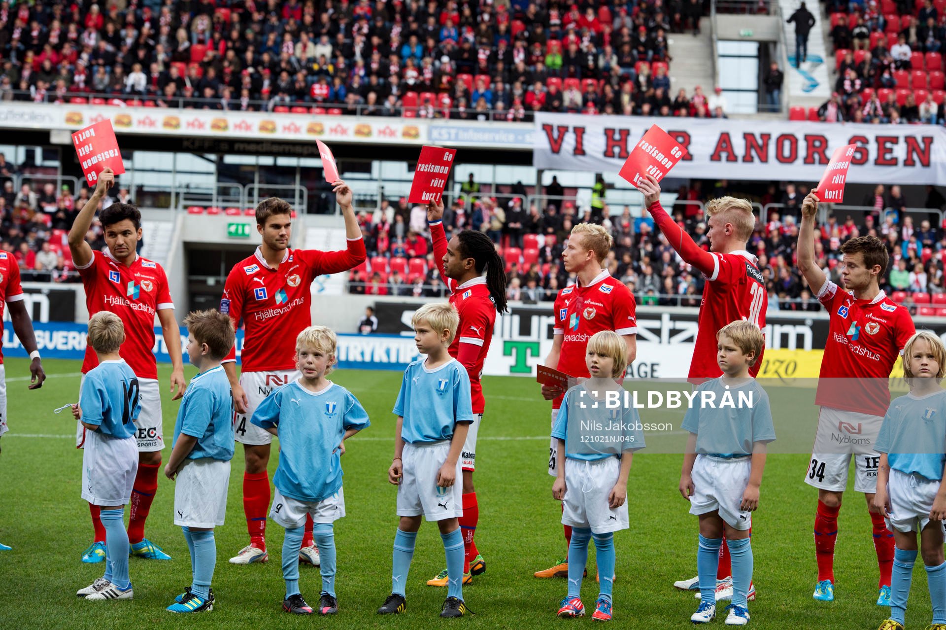 Kalmar ger rasismen rött kort