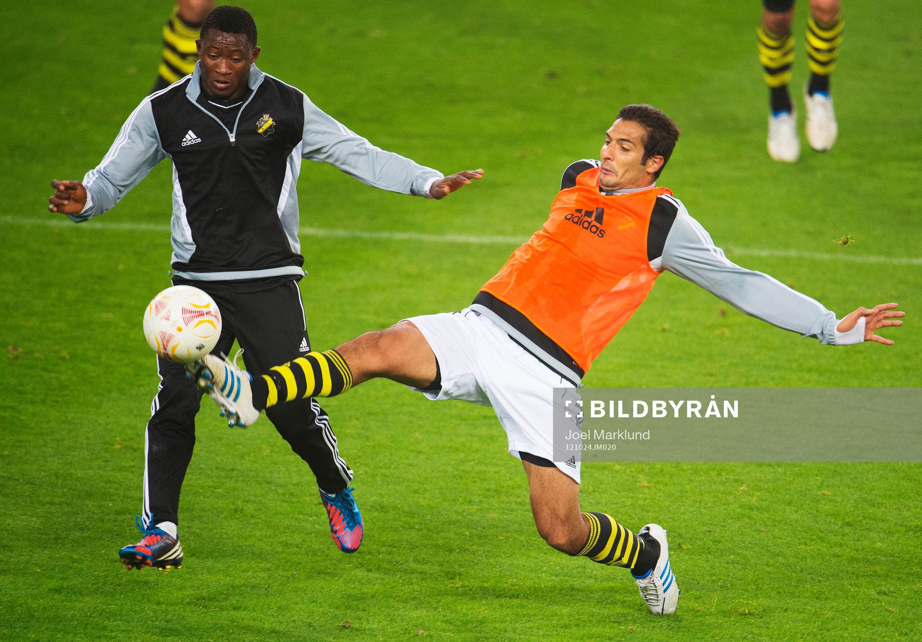 Fotboll, inför Europa League, AIK: Moro Ibrahim och Celso Borges.