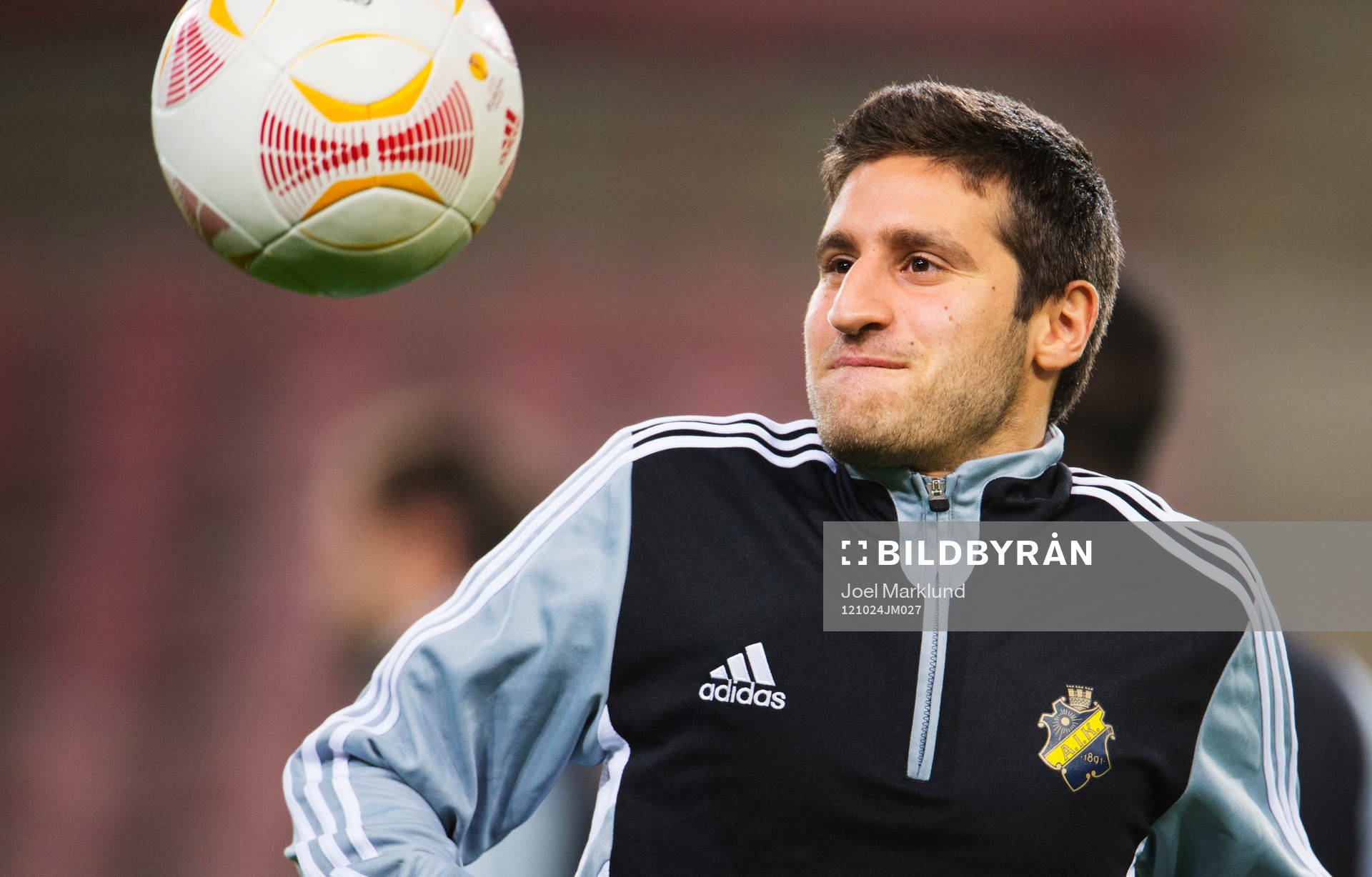 Gabriel Özkan trixar med bollen