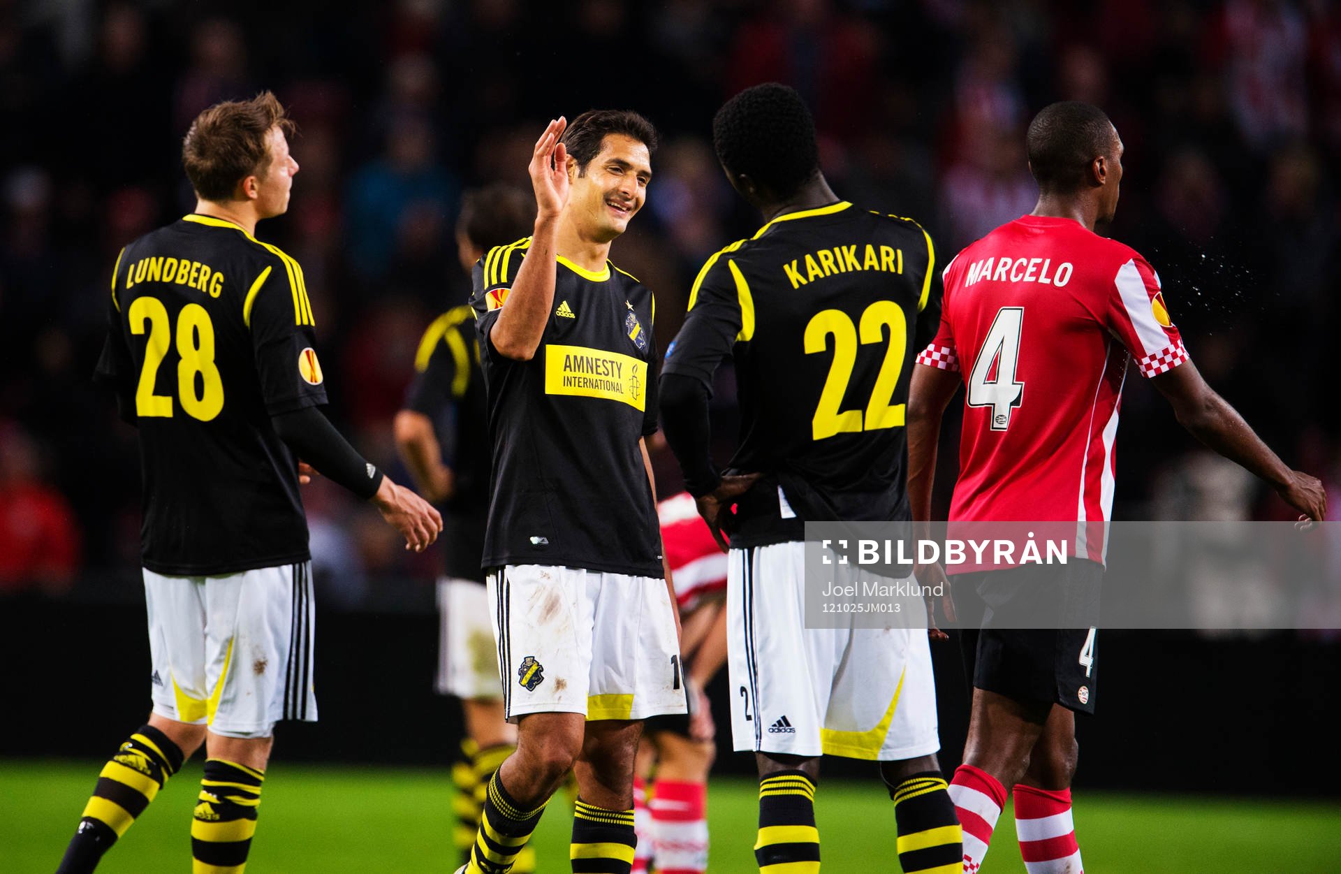 Celso Borges och Kwame Amponsah Karikari, AIK, är glada
