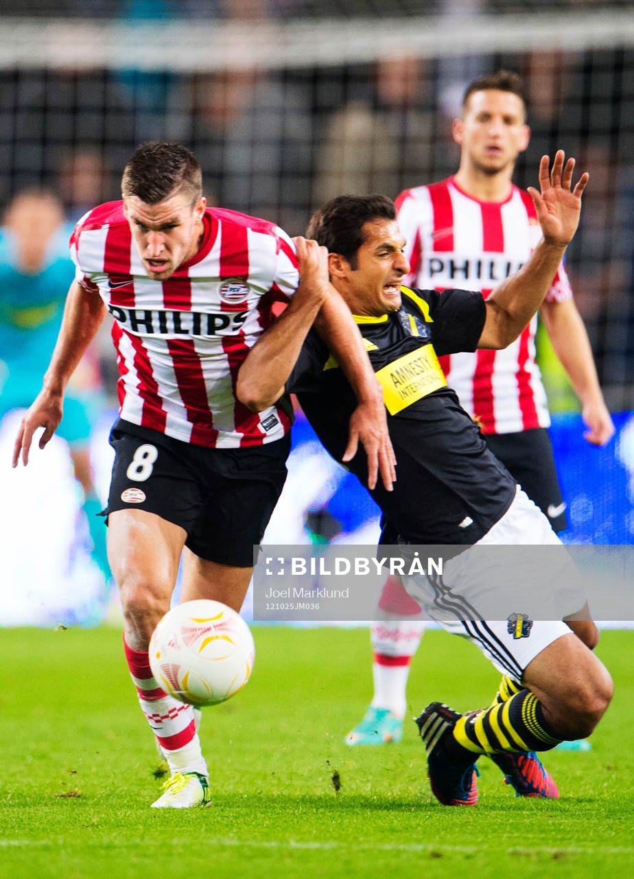 Kevin Strootman, PSV, stoppar Celso Borges, AIK