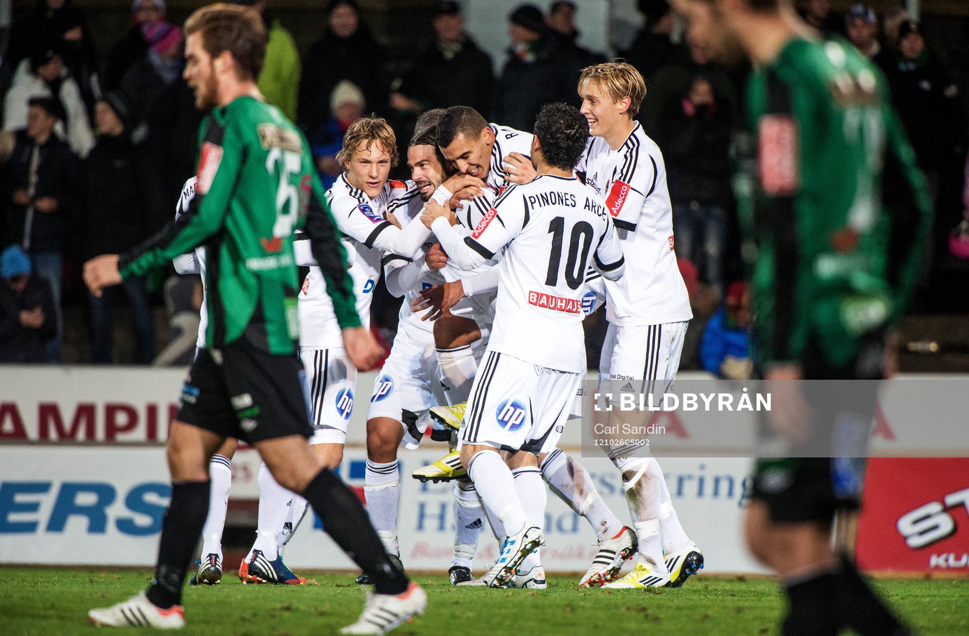 Fotboll, Superettan, Varberg - Brommapojkarna: Brommapojkarna, jublar efter 1-2-målet av Andreas Eriksson
