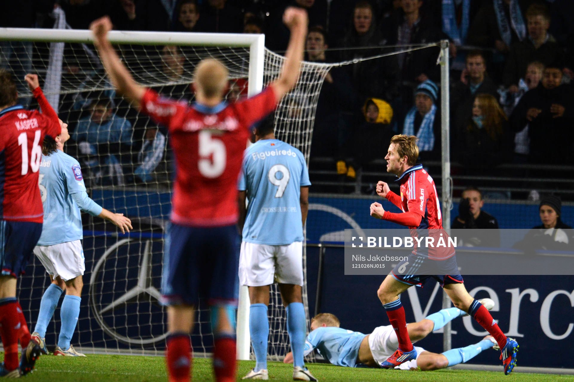 Djurgårdens Peter Nymann Mikkelsen gör 1-1