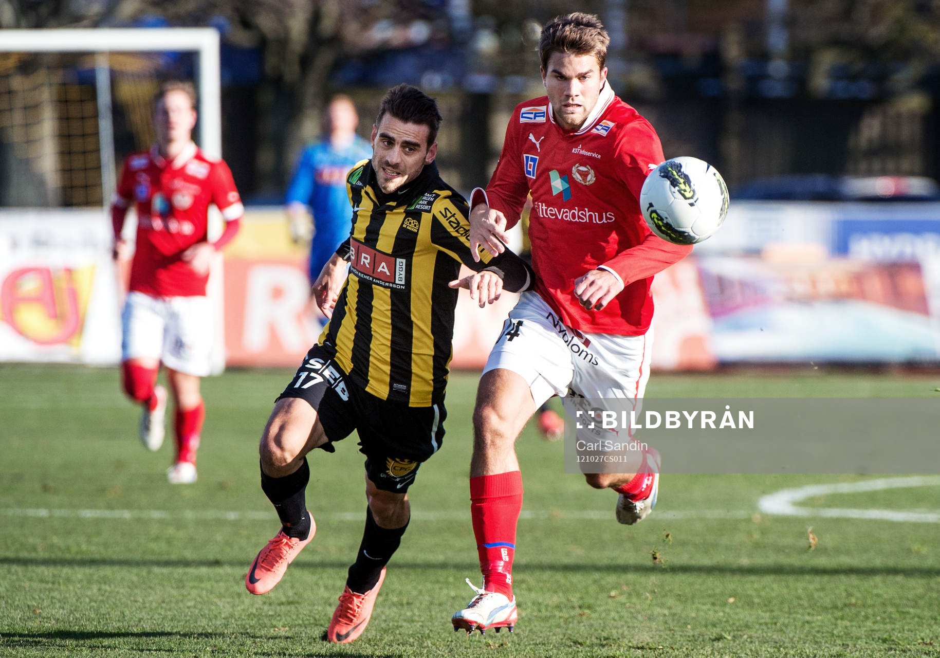 Björn Anklev, Häcken, och Jörgen Skjelvik, Kalmar, jagar