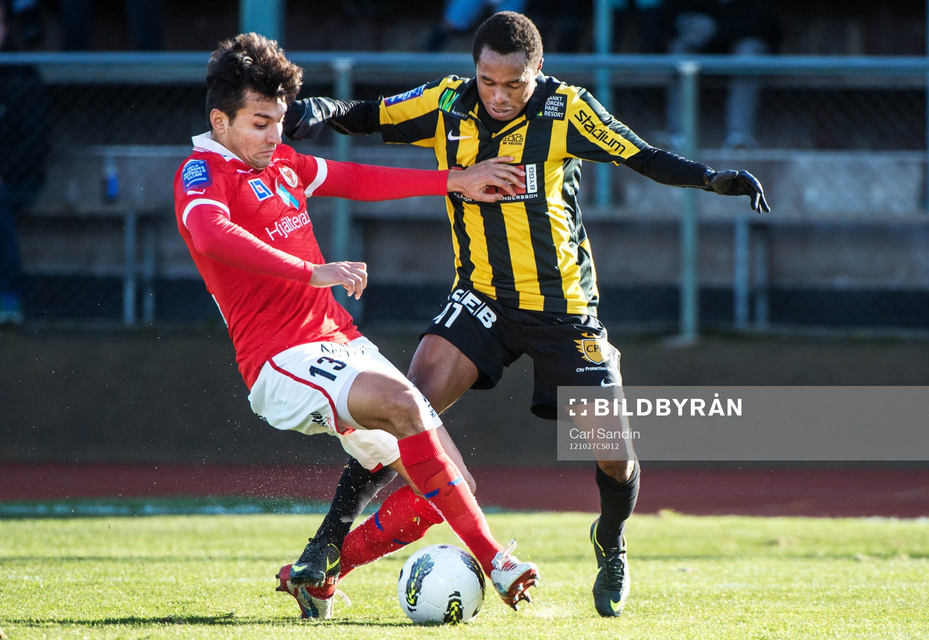 Närkamp mellan Emin Nouri, Kalmar, och Nasiru Mohammed,