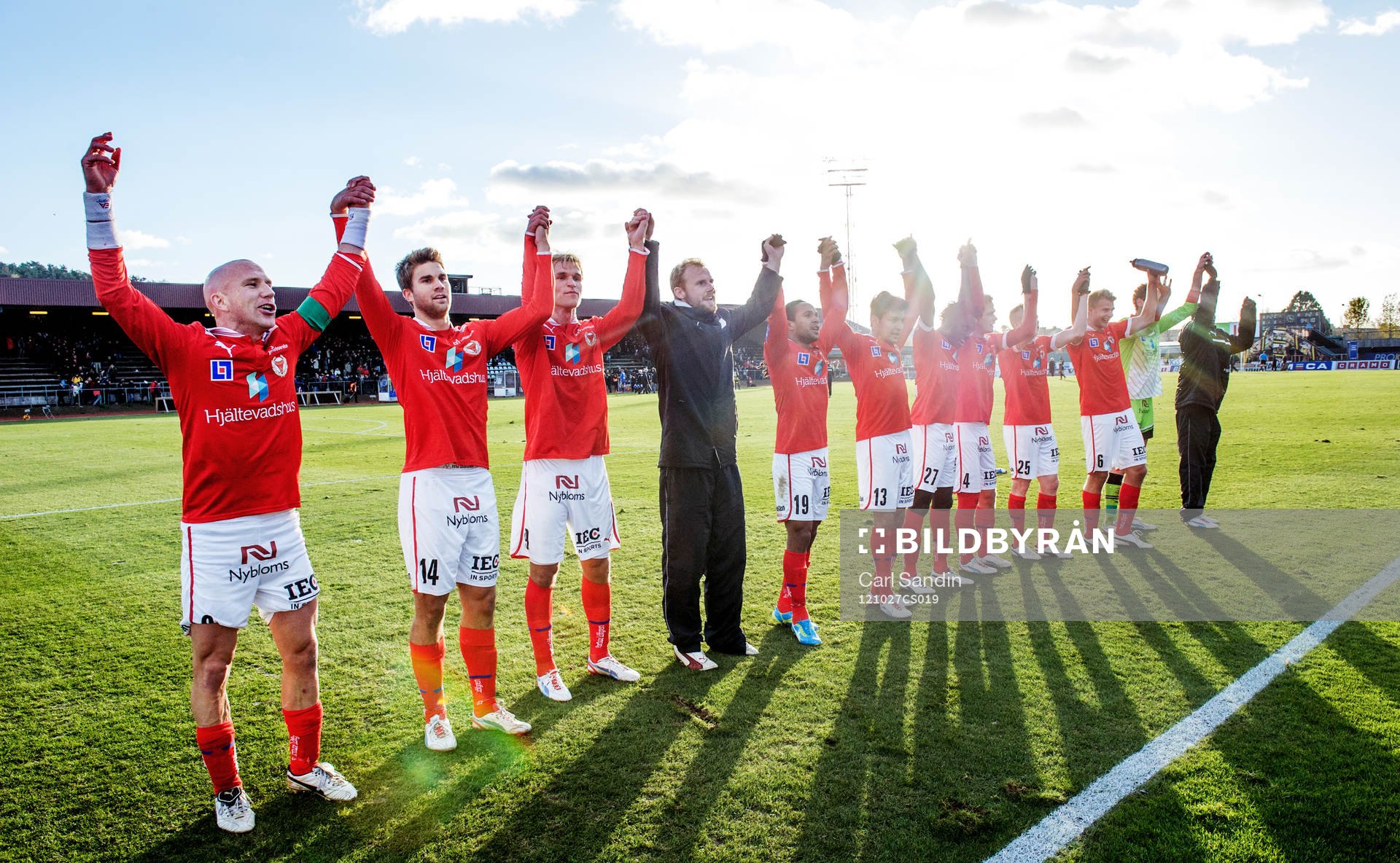 Kalmar jublar och tackar sina supportrar