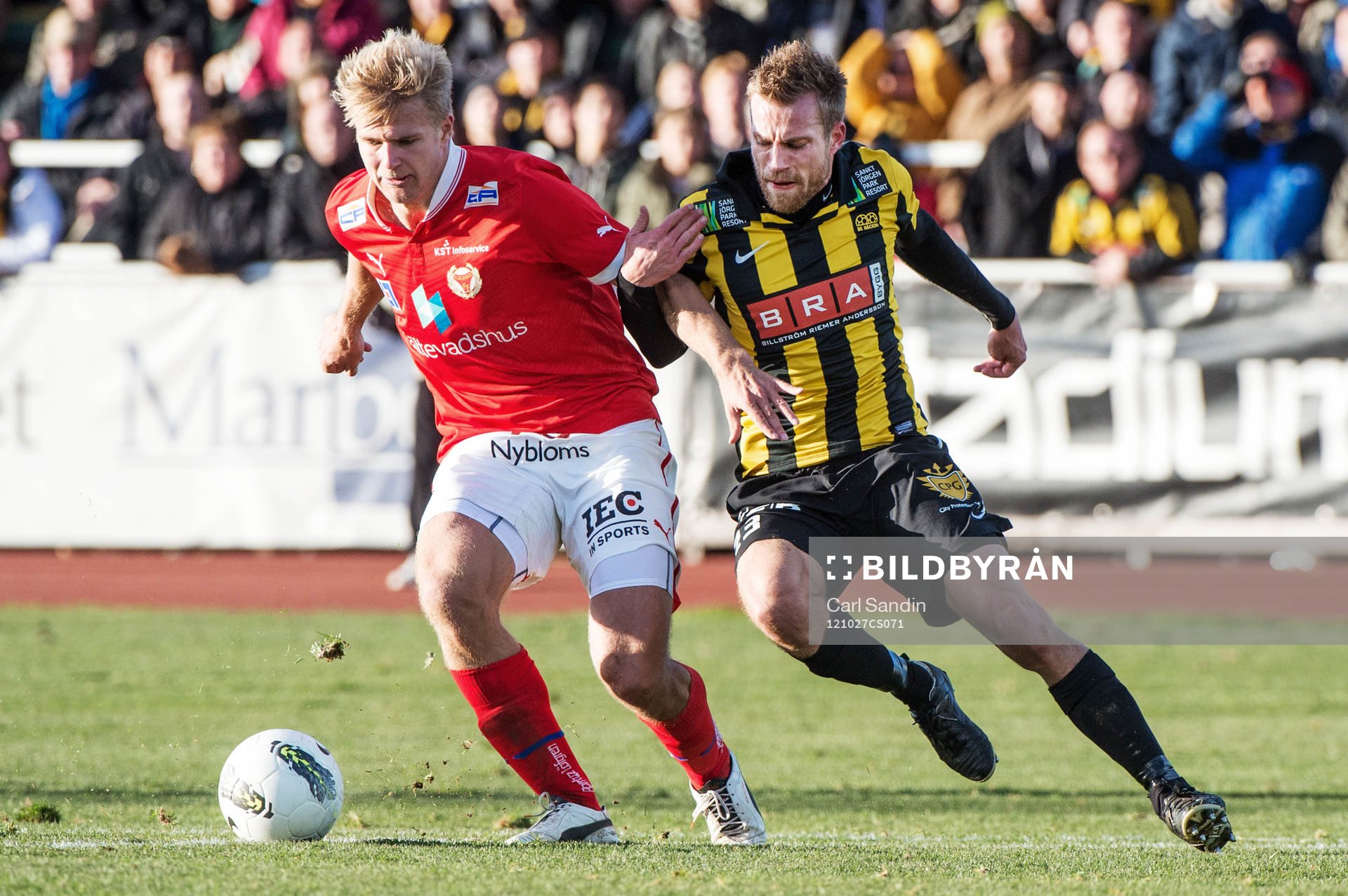 Kamp mellan Paulus Arajuuri, Kalmar, och Joel Johansson,