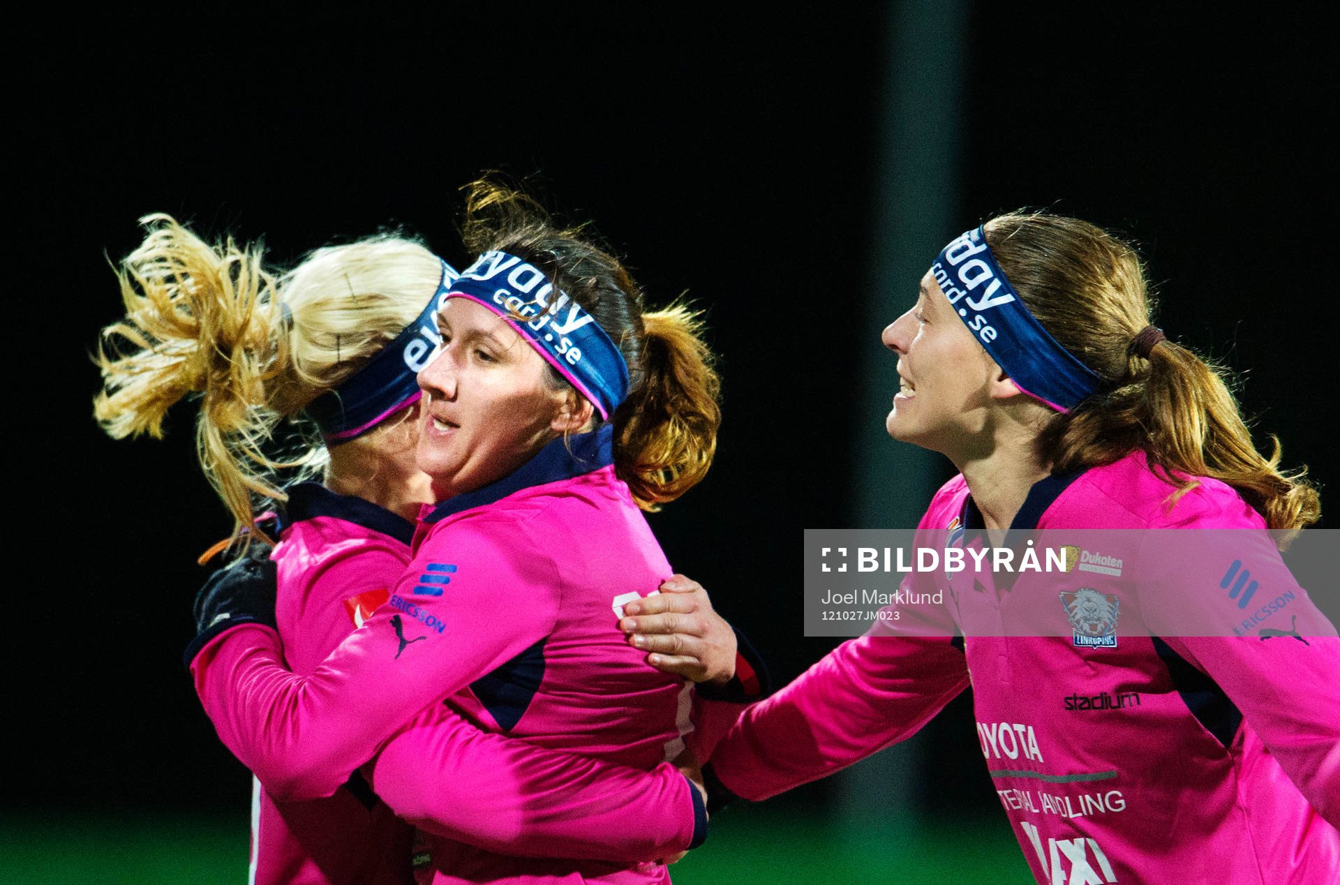 Pernille Harder, Lisa De Vanna, och Mariann Gajhede